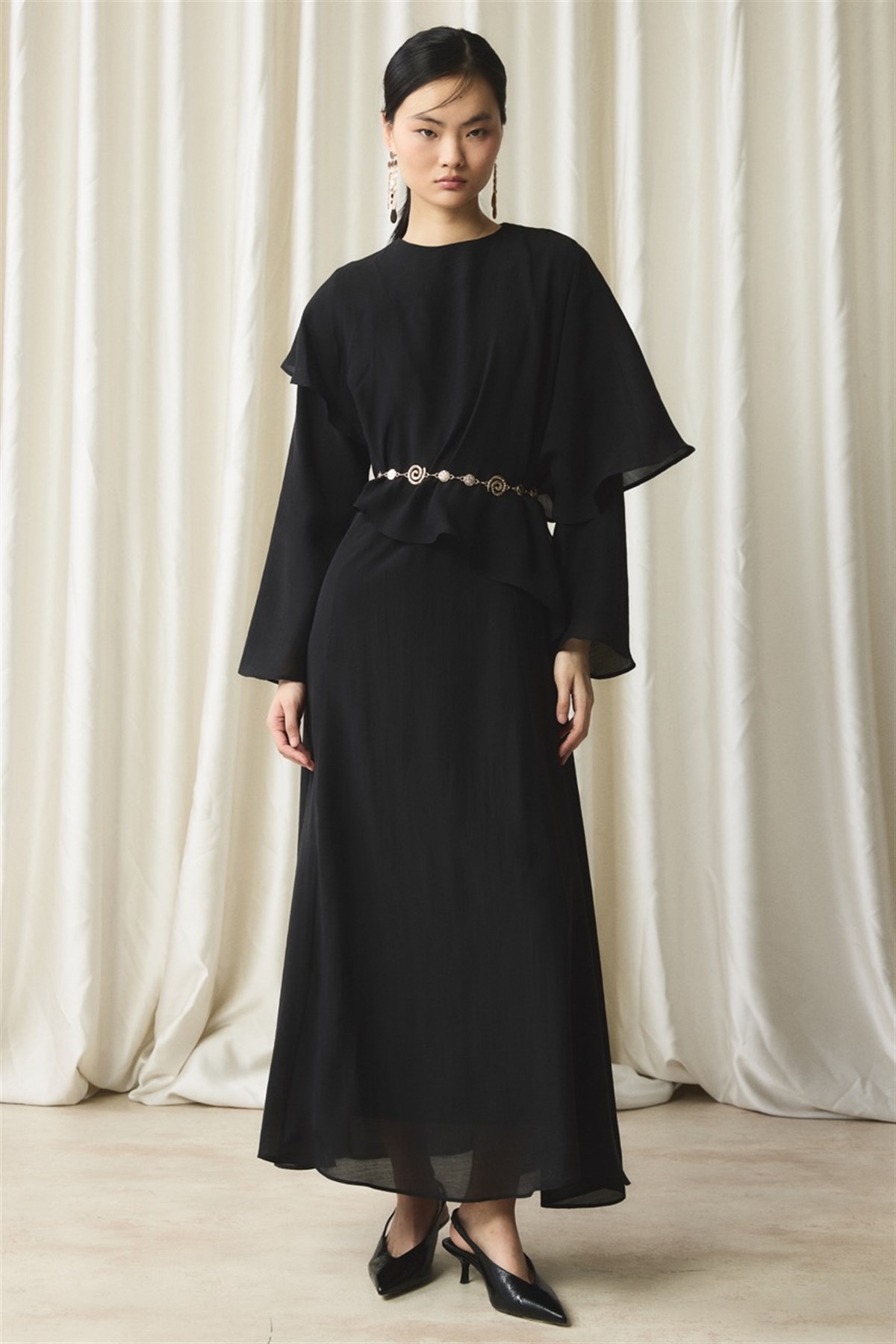 Omuz Detaylı Kemerli Elbise - Siyah