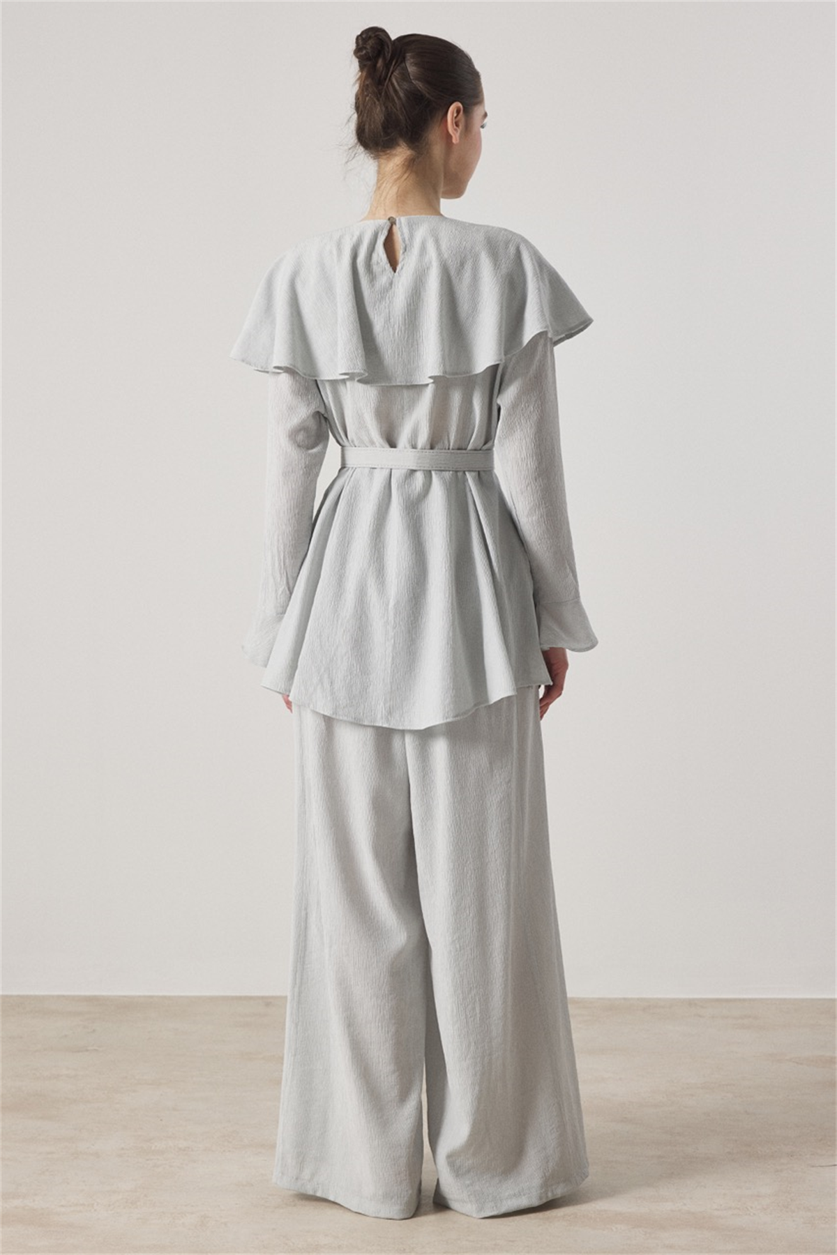 Omuzdan Allerli Mono Piliseli Takım - Gri