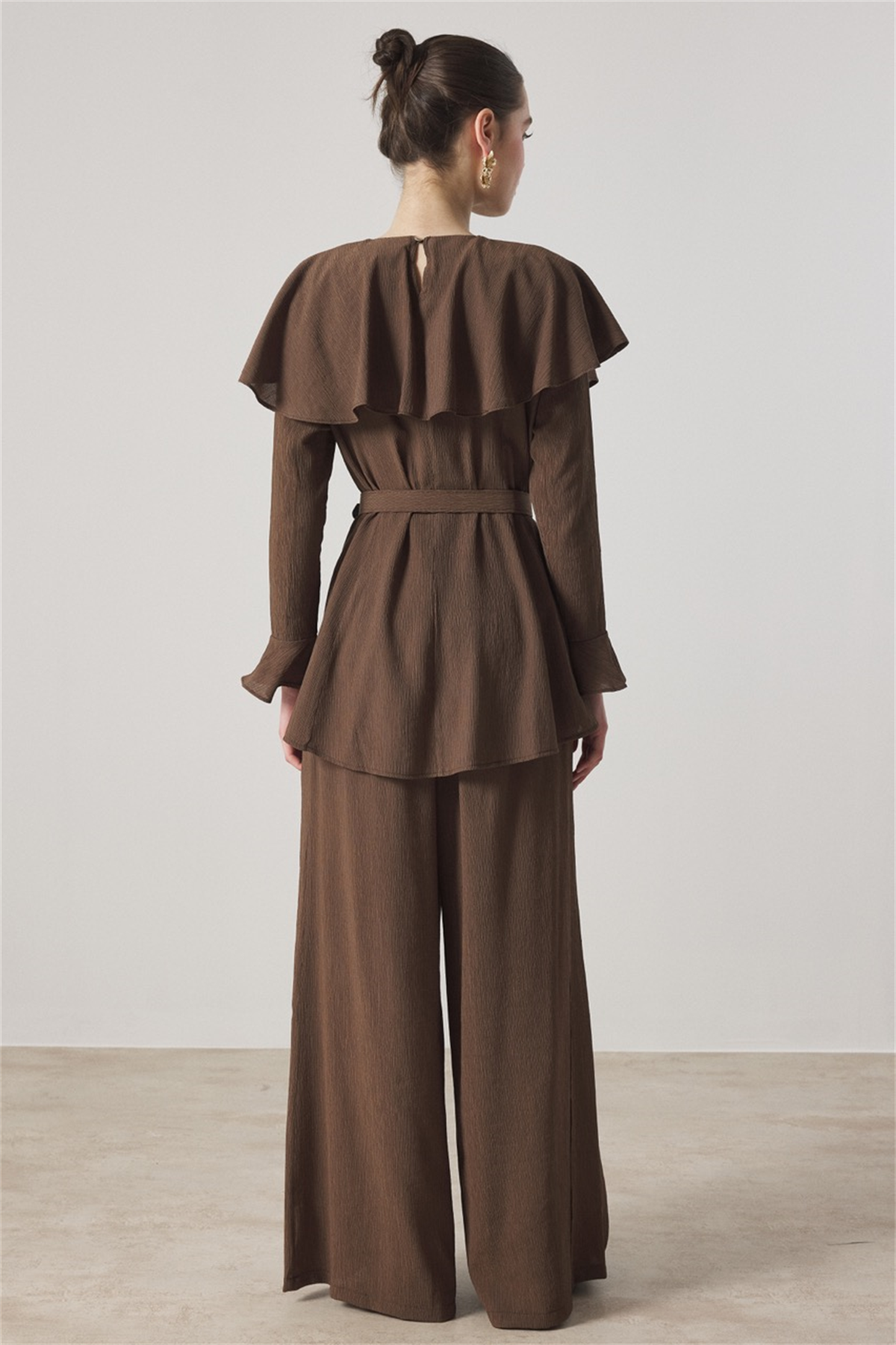 Omuzdan Allerli Mono Piliseli Takım - Kahve