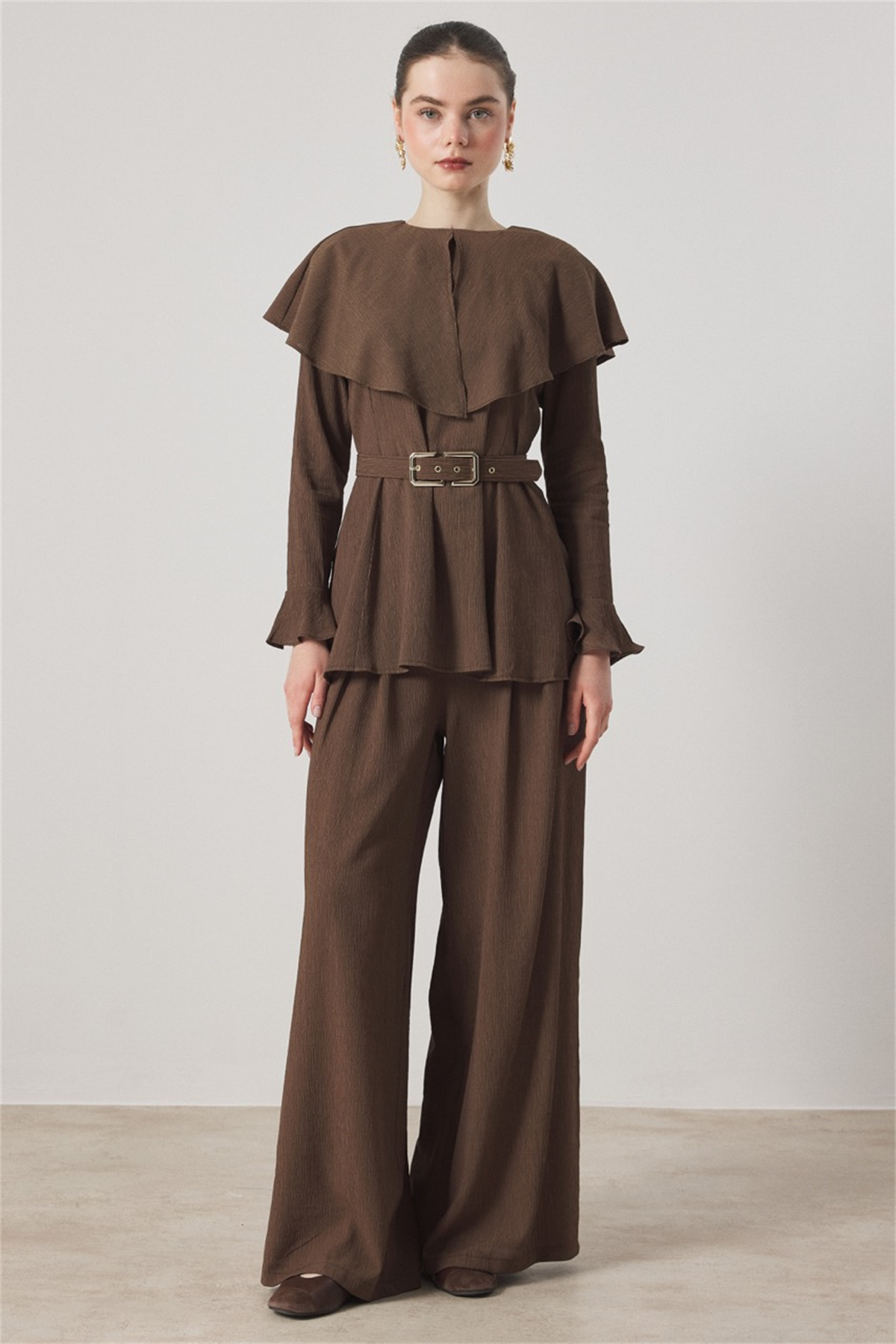 Omuzdan Allerli Mono Piliseli Takım - Kahve