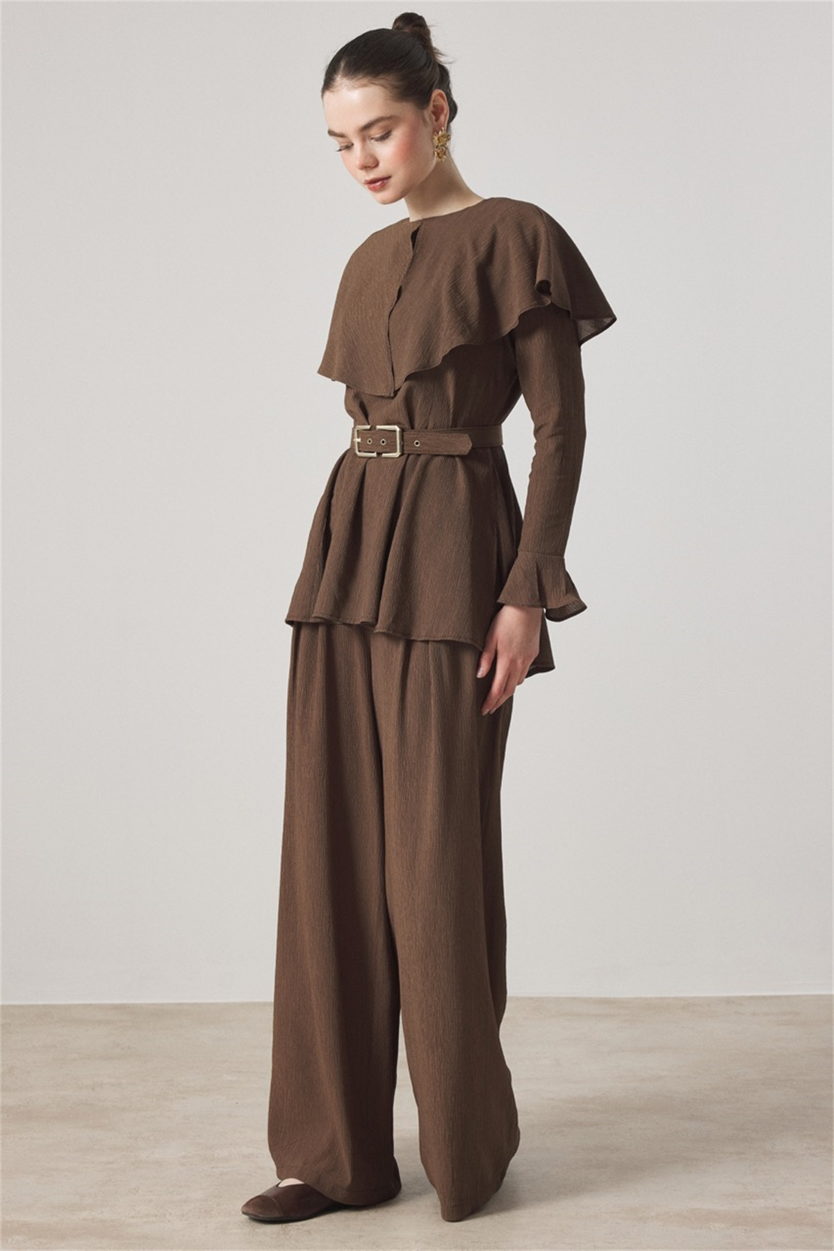 Omuzdan Allerli Mono Piliseli Takım - Kahve