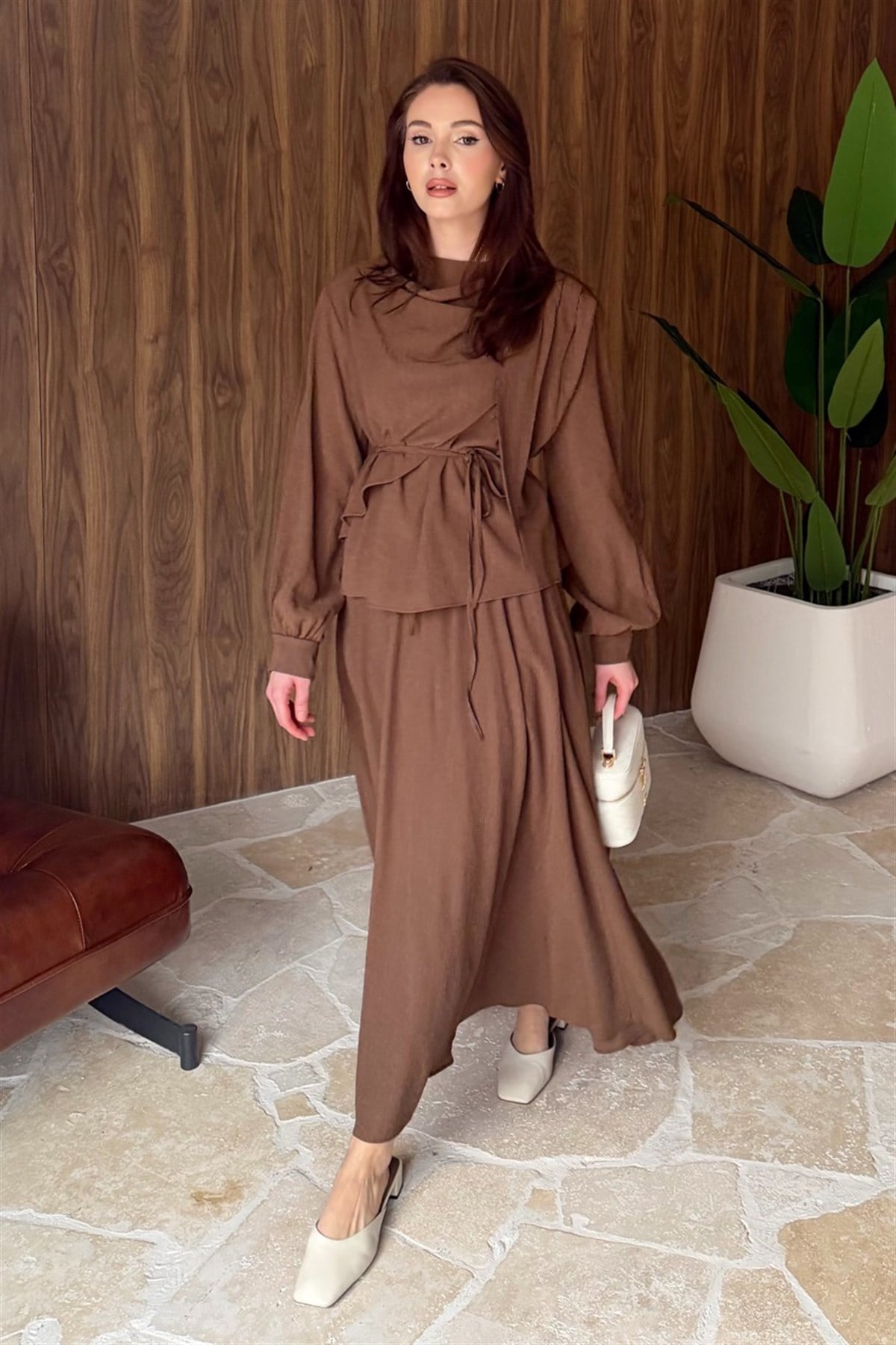 Omuzdan Şallı Mono Pilise Etek Takım - Kahve