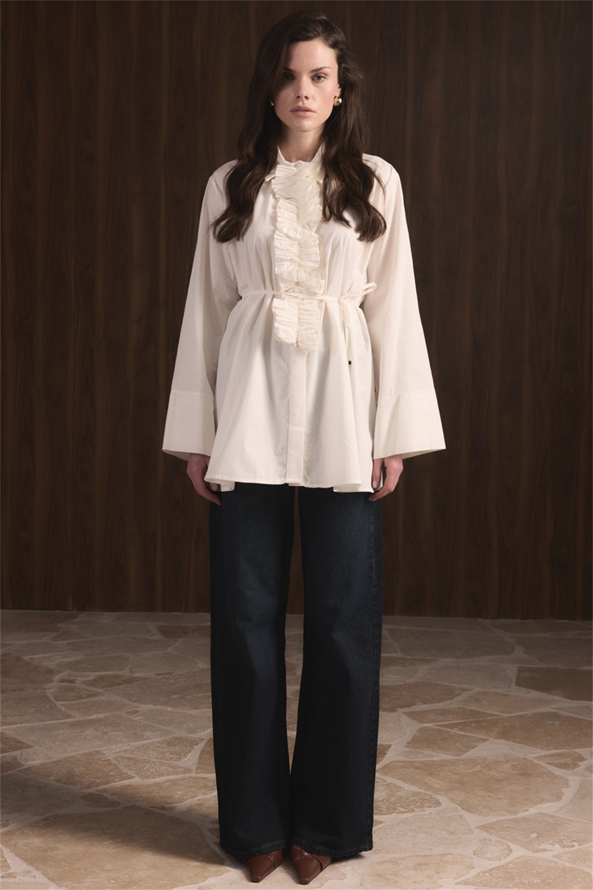 Önü Piliseli Fırfırlı Gömlek - Ekru