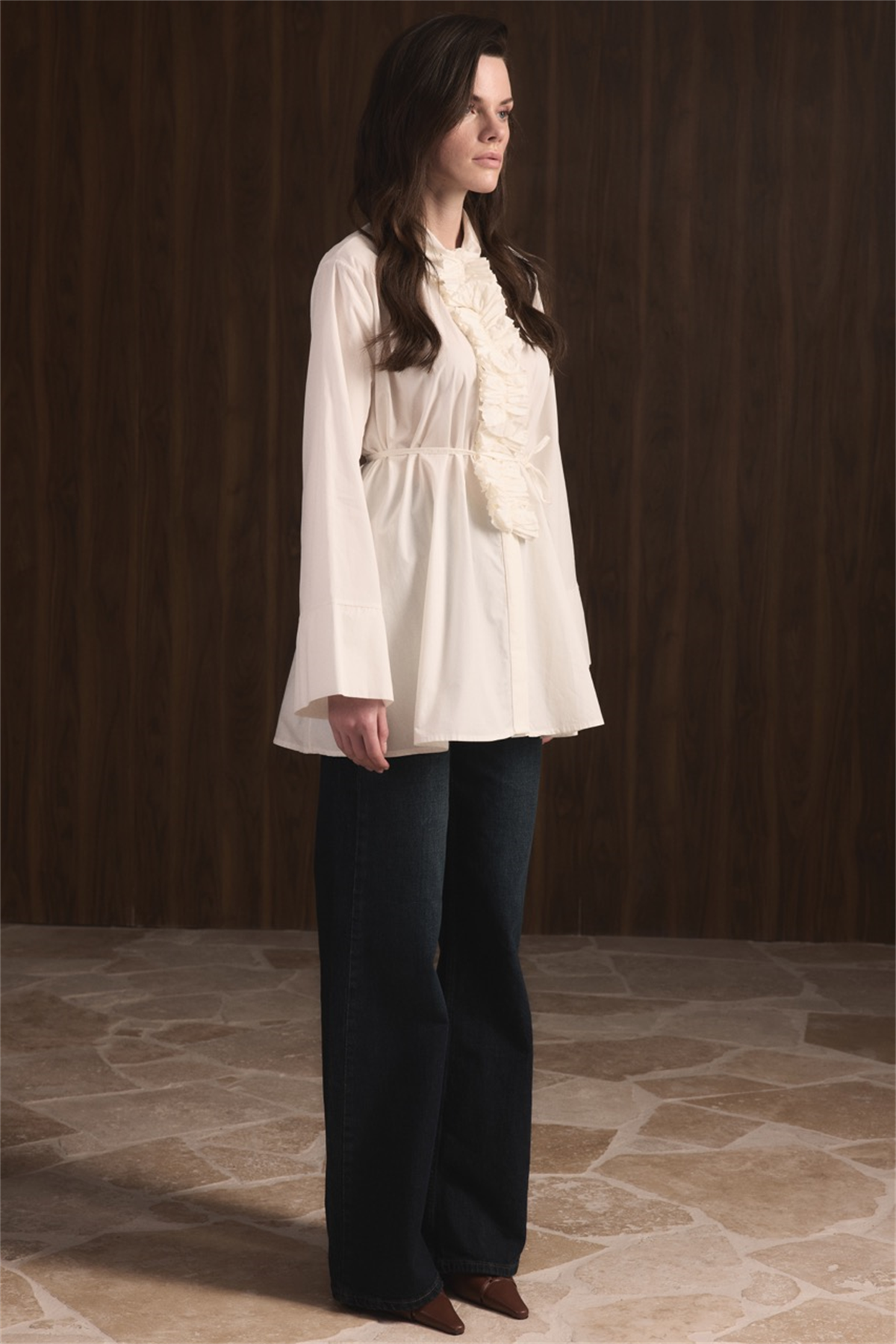 Önü Piliseli Fırfırlı Gömlek - Ekru