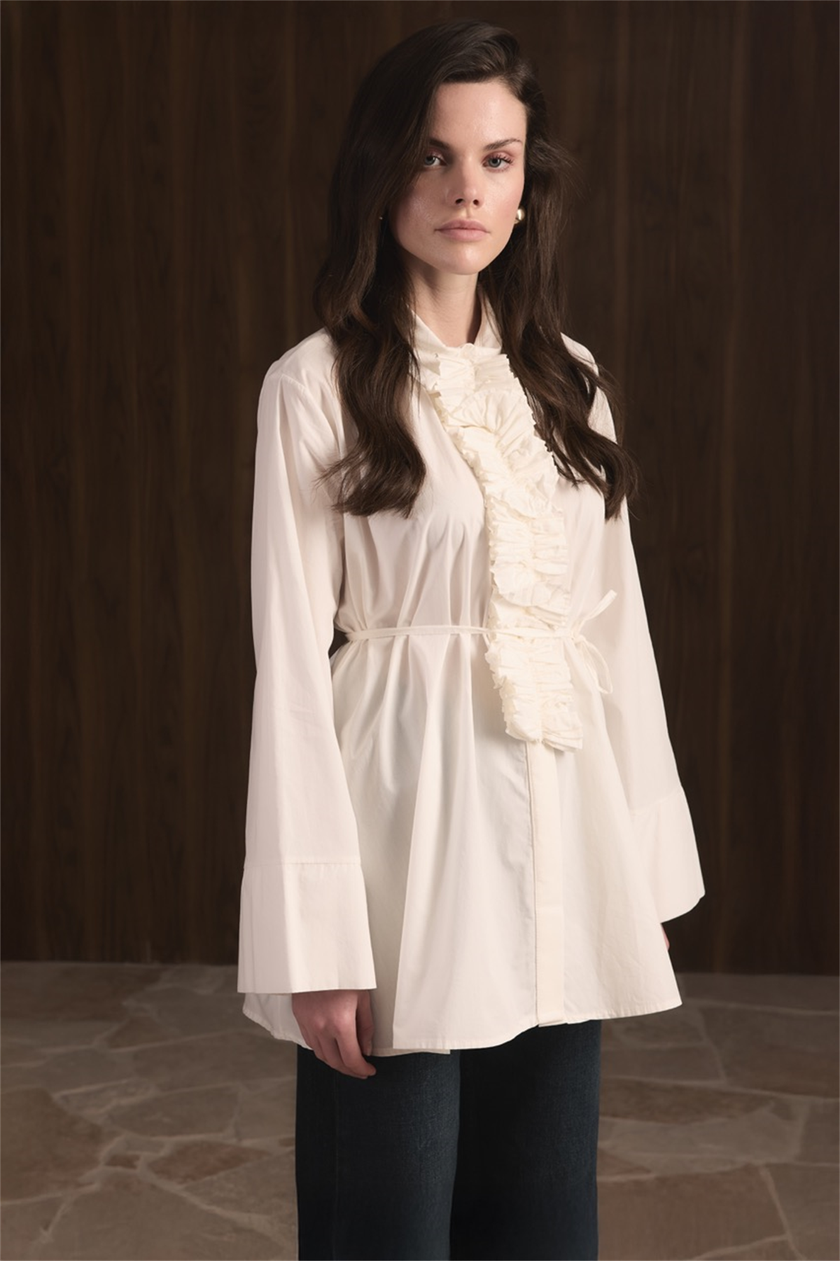Önü Piliseli Fırfırlı Gömlek - Ekru