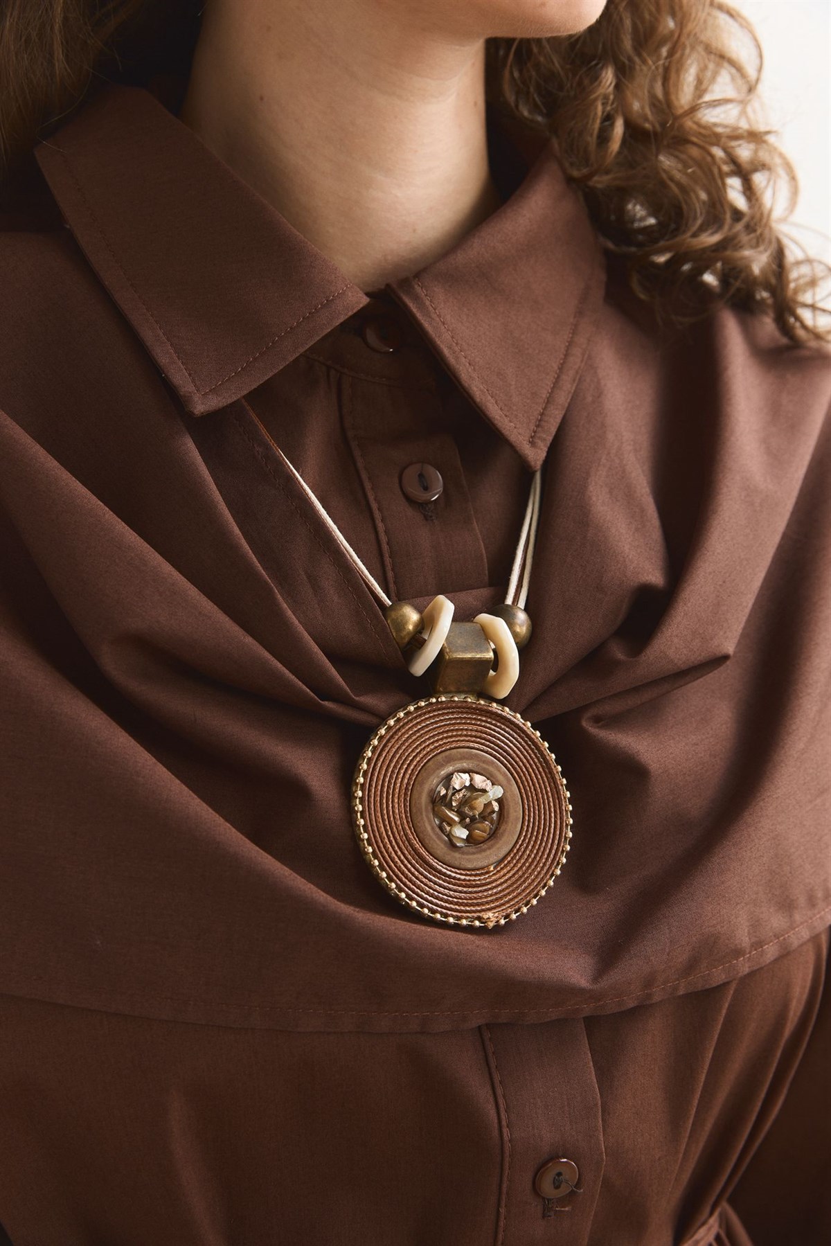 Oval Sargılı Kolye - Kahverengi