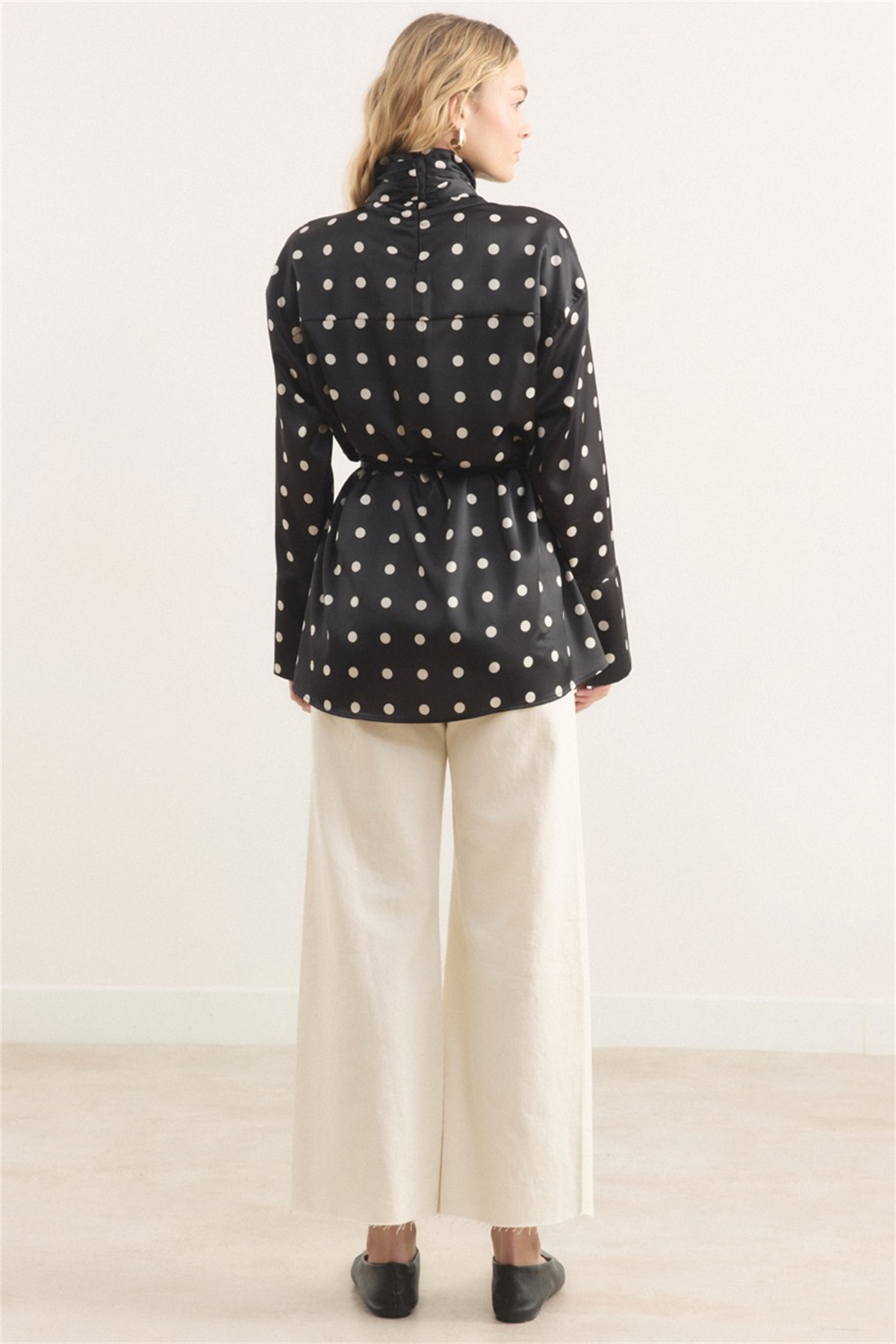 Puantiyeli Kravatlı Bluz - Siyah