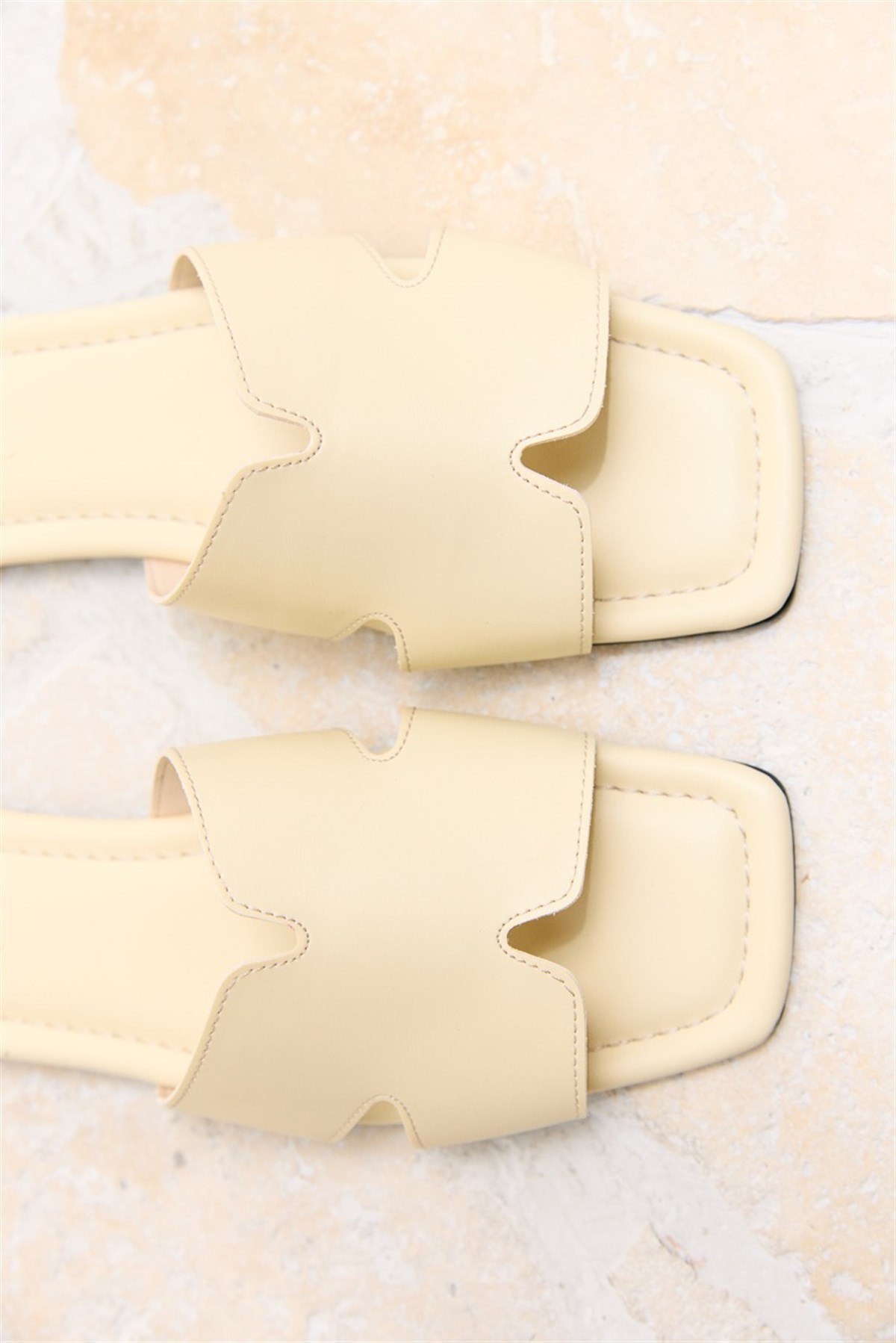 Pure Bantlı Terlik - Butter Yellow