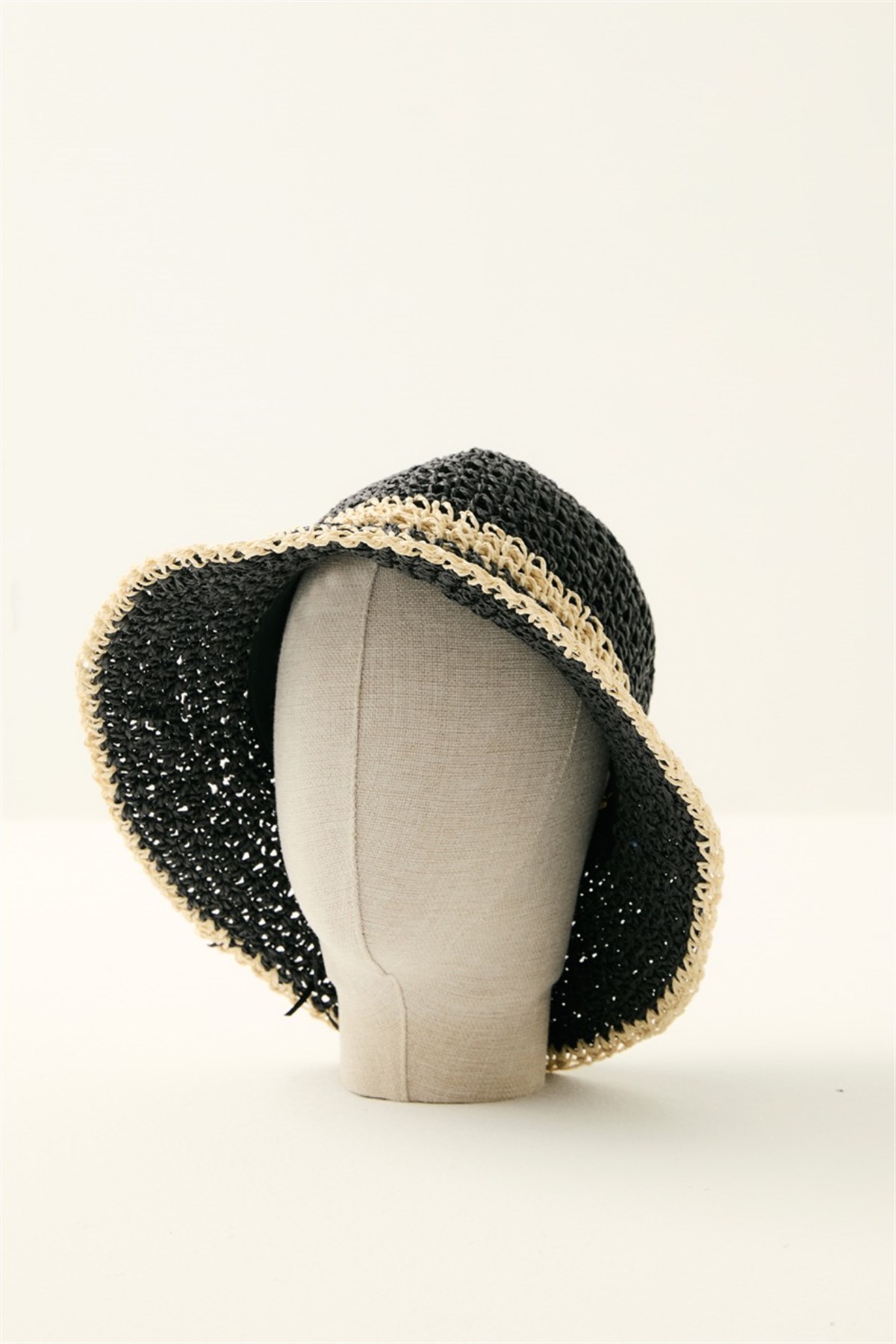 Renk Geçişli El Örgüsü Hasır Şapka - Siyah