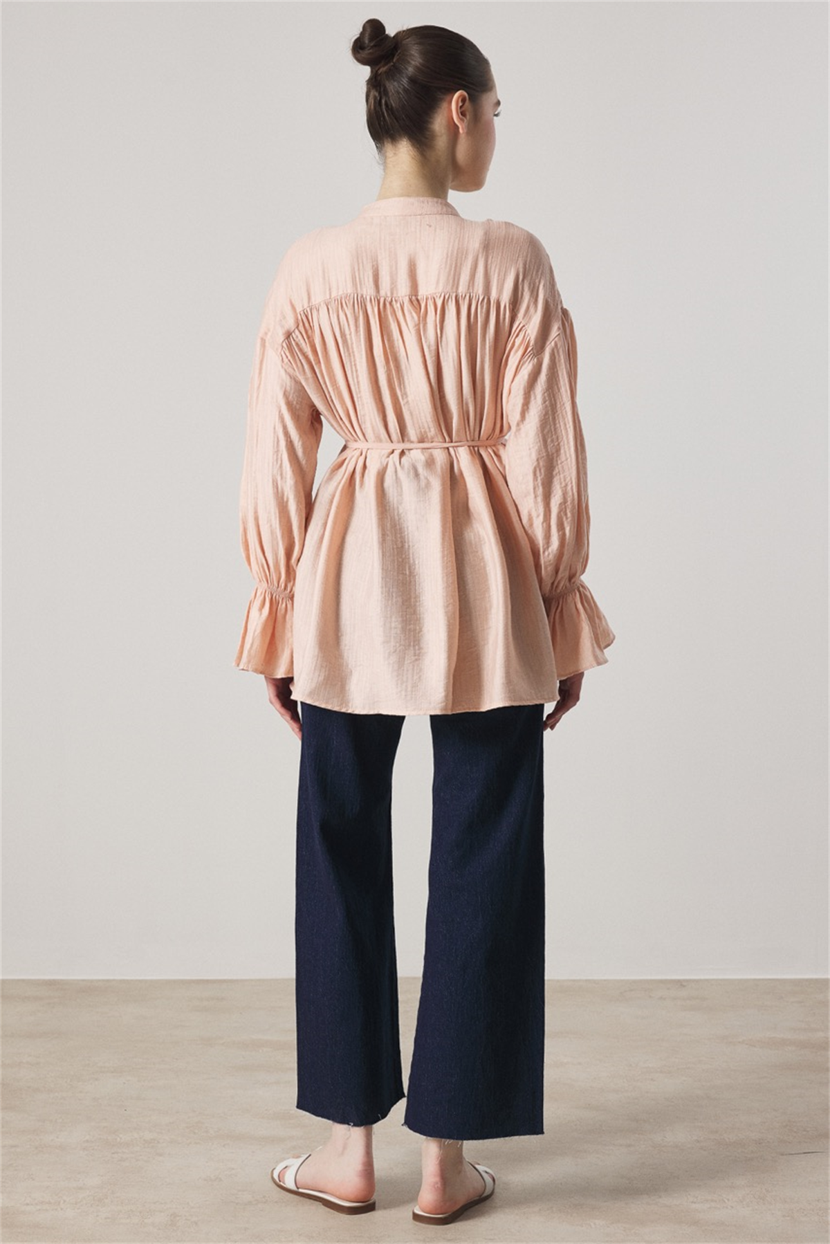 Robadan Büzgülü Bel Lastikli Gömlek - Pudra