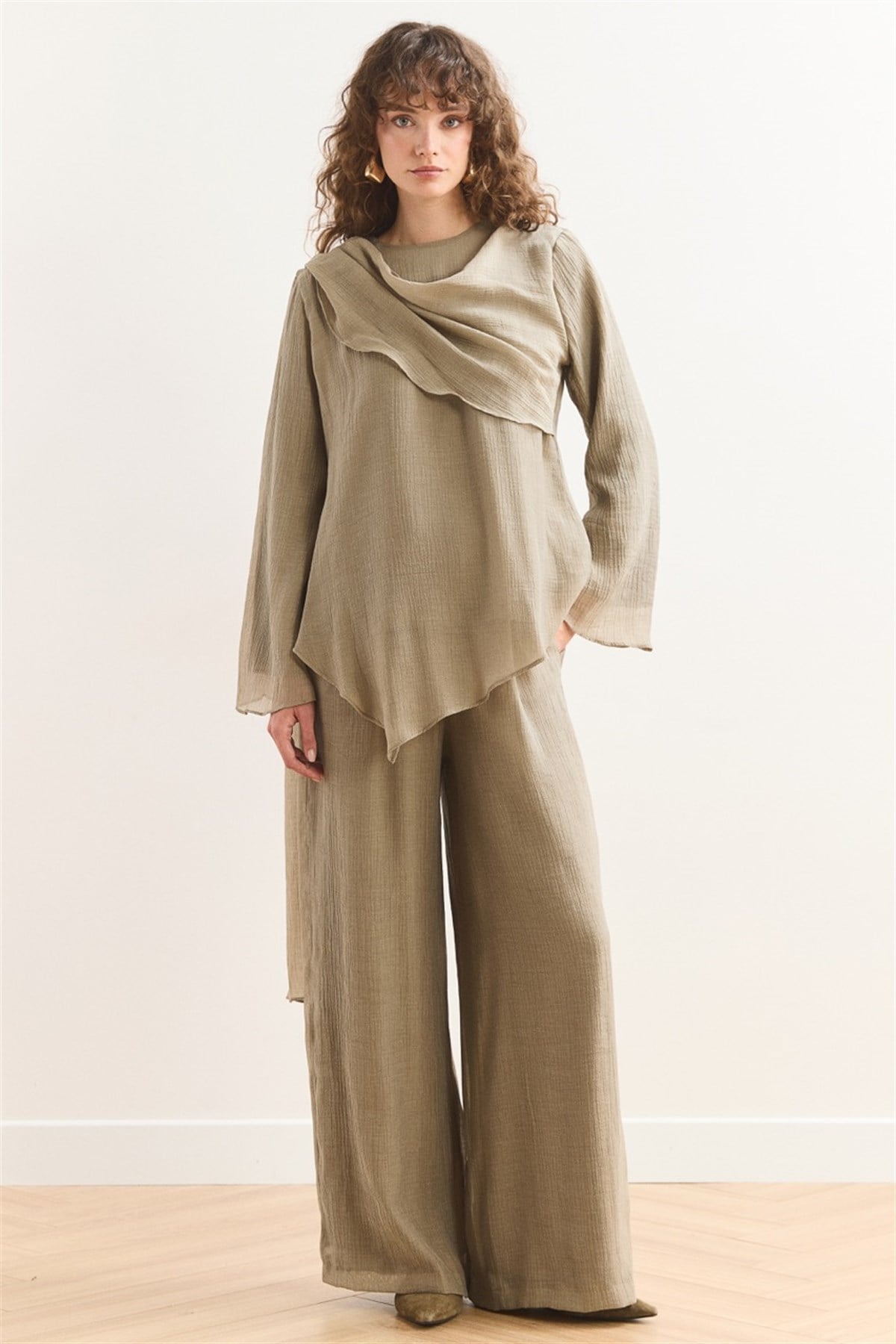 Şal Yaka Broşlu Takım - Çağla