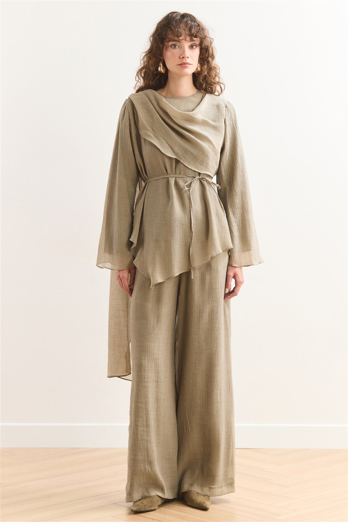 Şal Yaka Broşlu Takım - Çağla