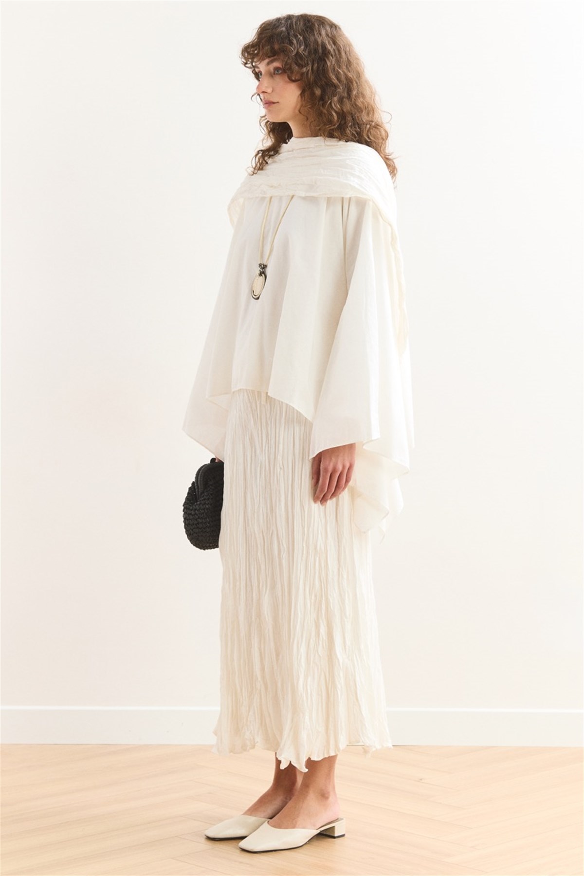 Şal Yaka Crash Etekli Vual Takım - Ekru