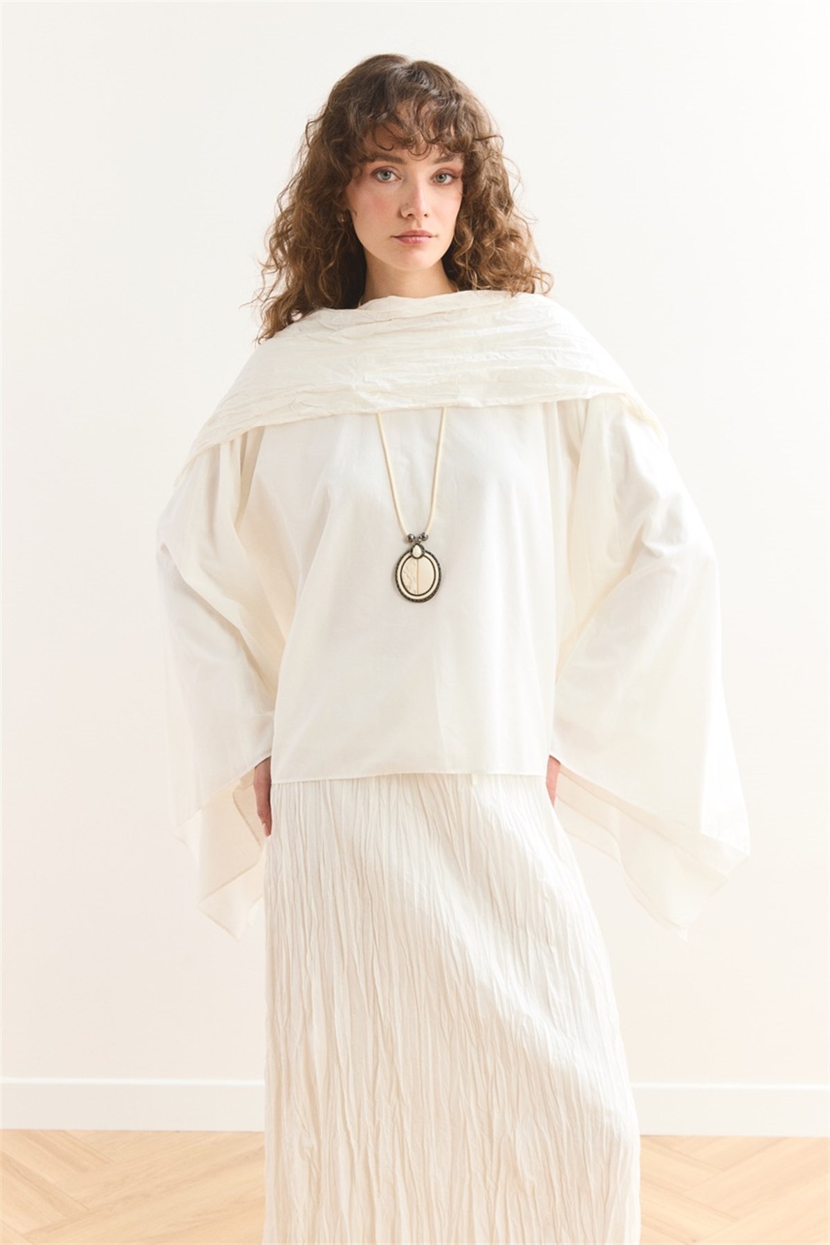 Şal Yaka Crash Etekli Vual Takım - Ekru