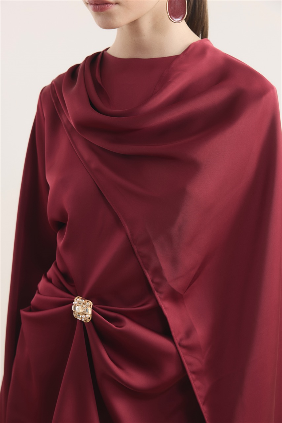 Saten Broşlu Takım - Bordo