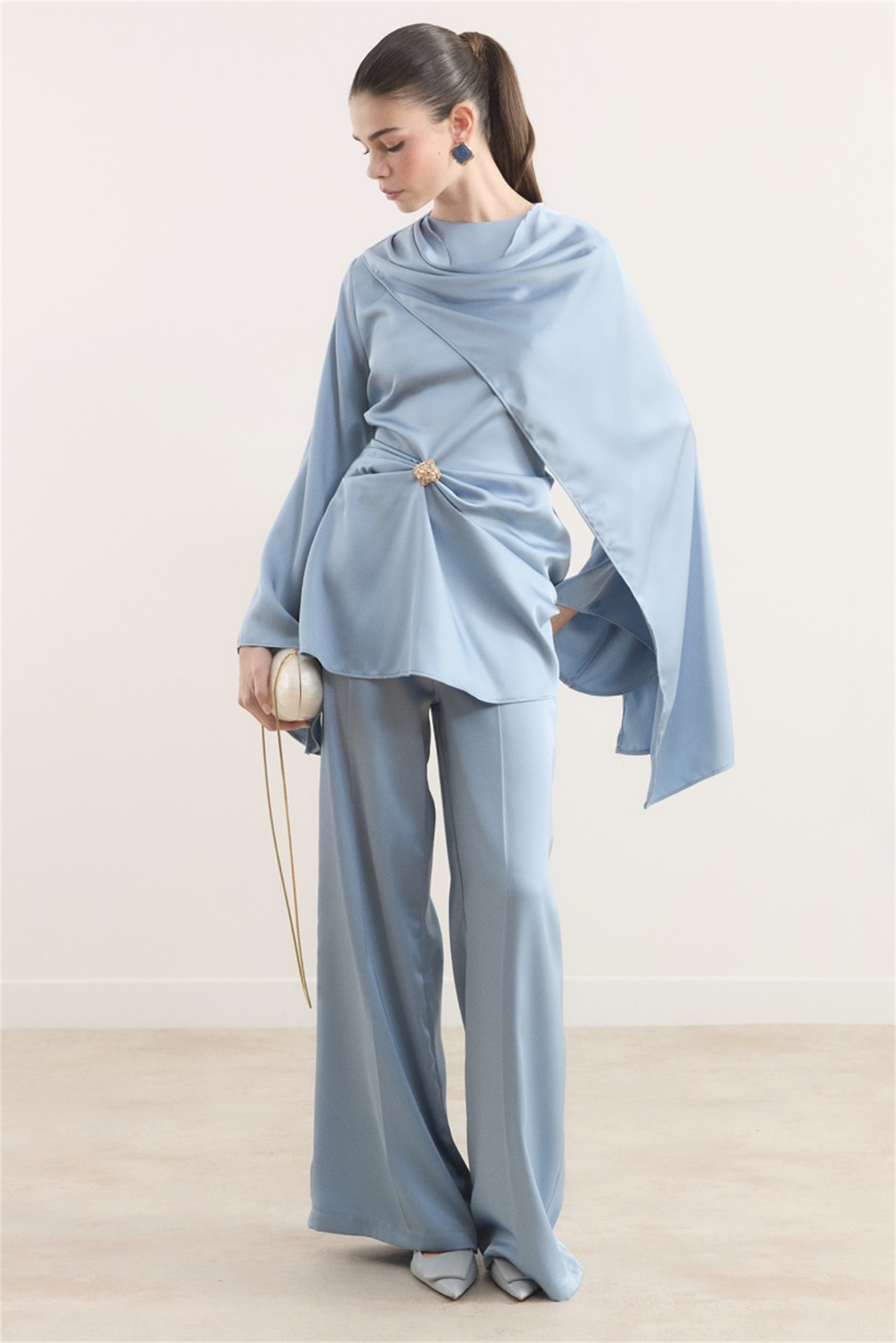 Saten Broşlu Takım - Mavi