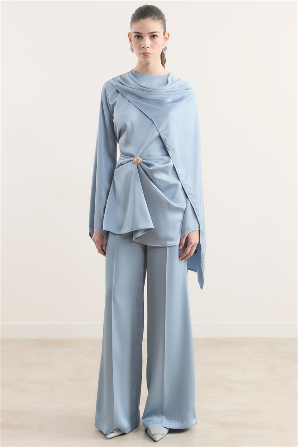 Saten Broşlu Takım - Mavi