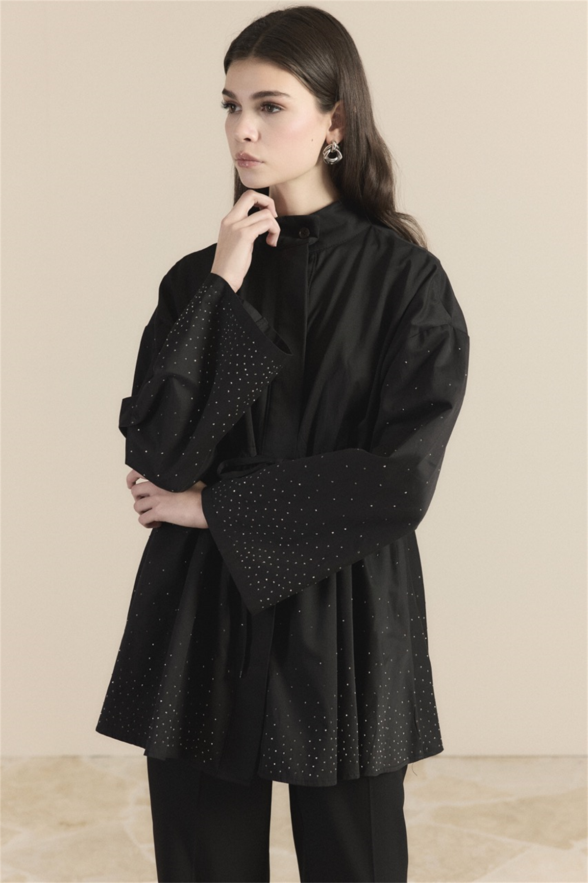 Taş Detay Bel Tünelli Trenç - Siyah