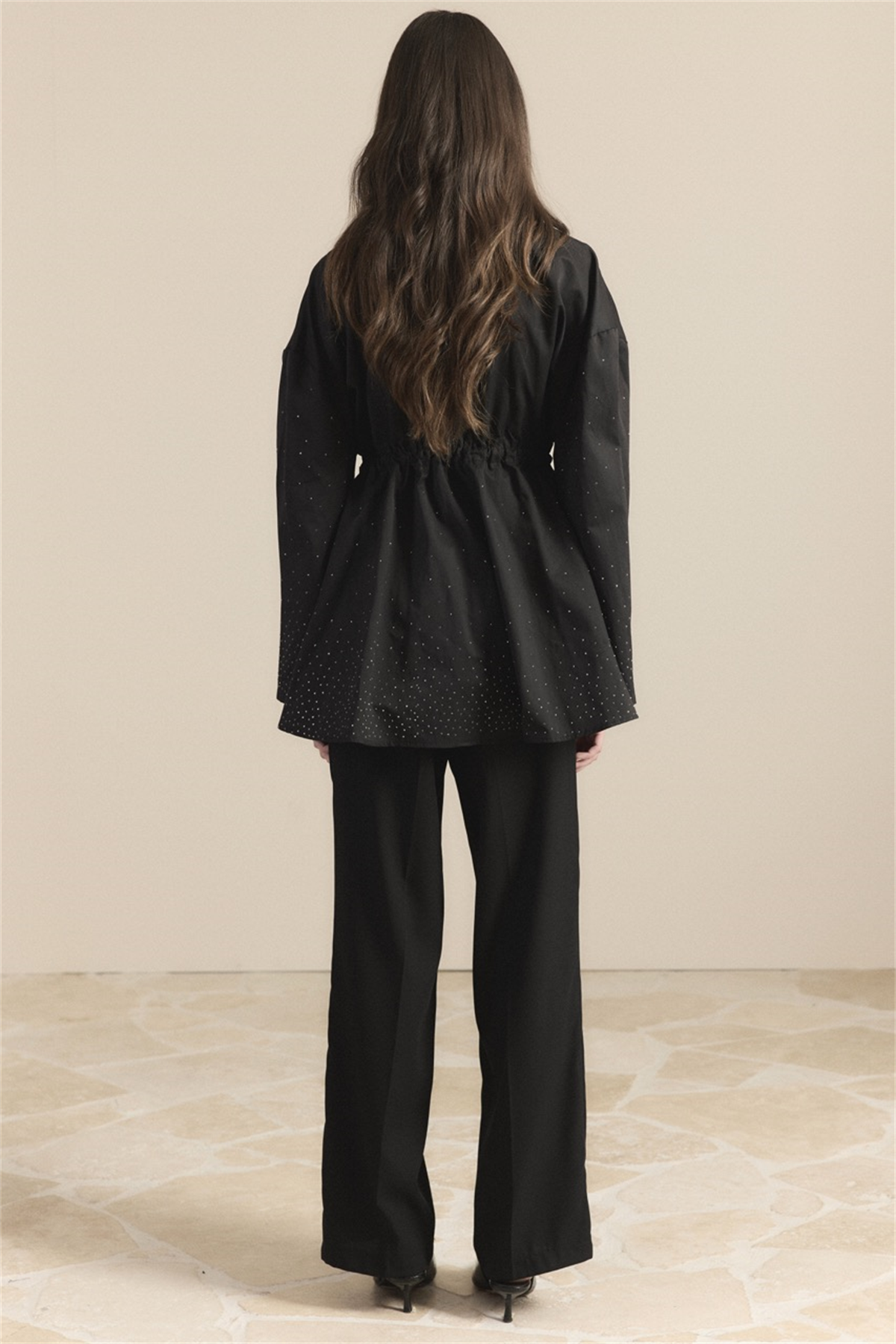 Taş Detay Bel Tünelli Trenç - Siyah