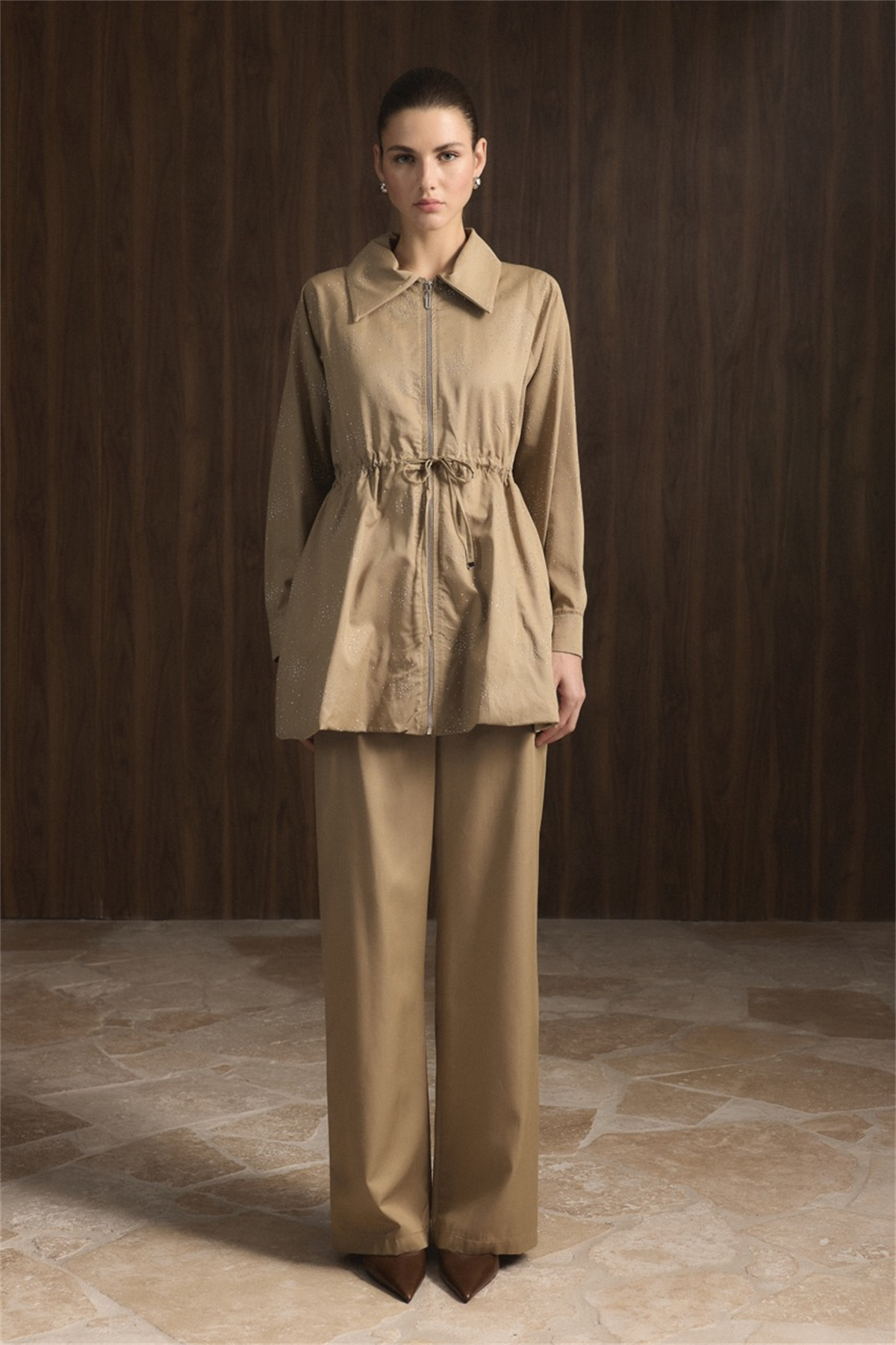 Taş Detaylı Bel Tünelli Takım - Bej