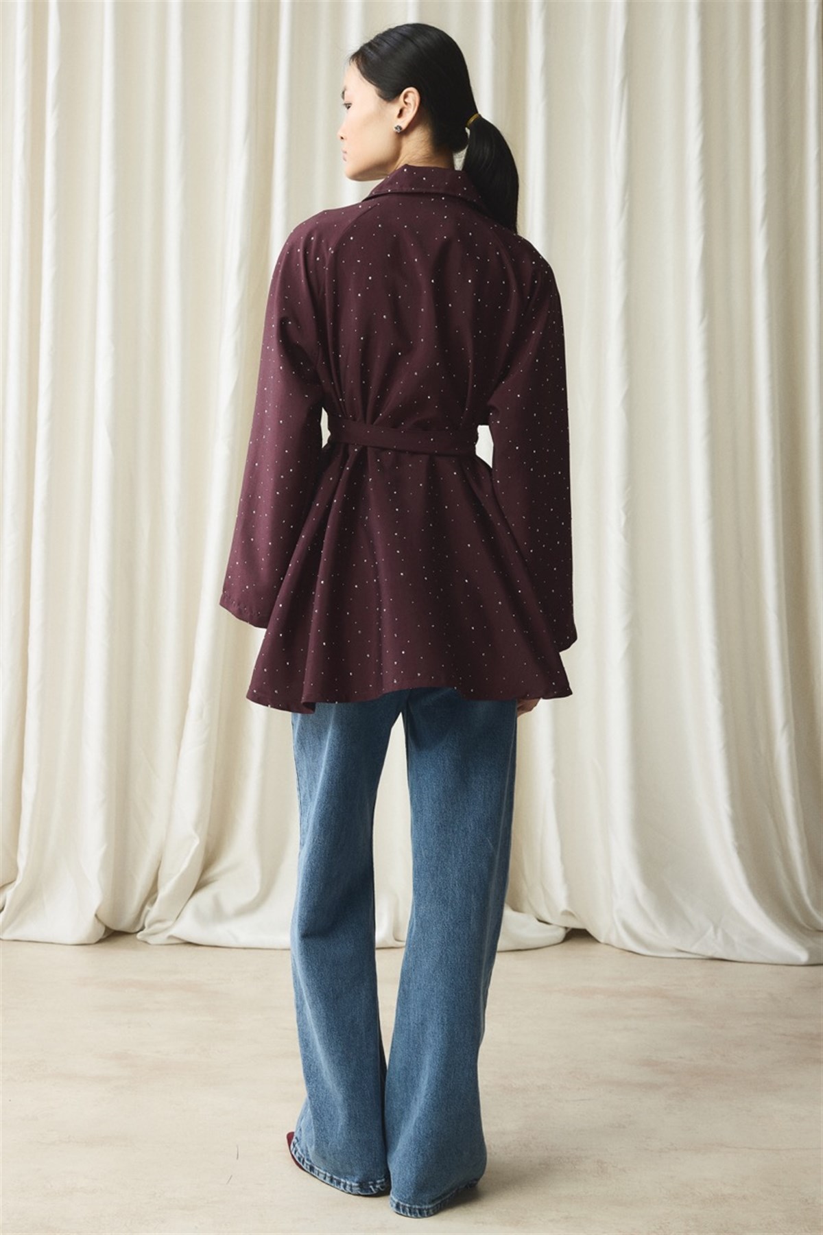 Taş Detaylı Pelerinli Ceket - Bordo