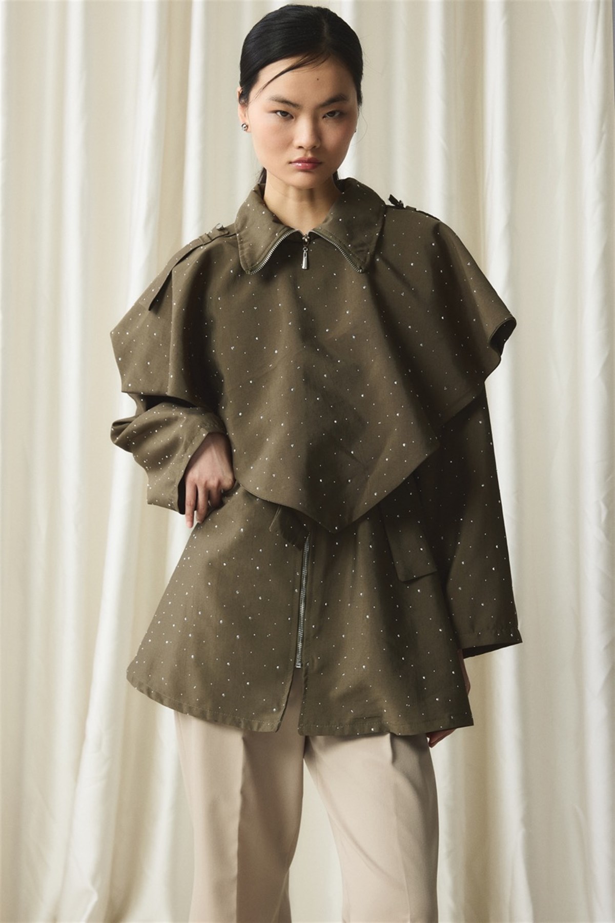 Taş Detaylı Pelerinli Ceket - Haki