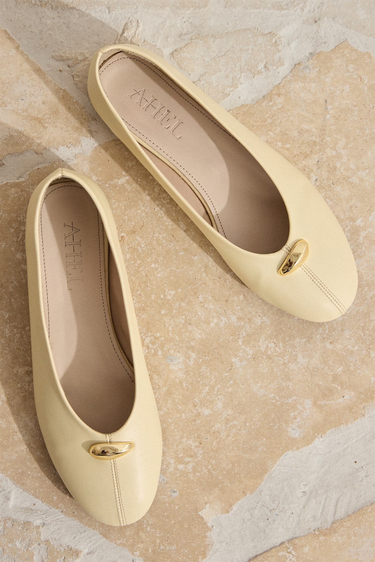 Toka Detaylı Deri Babet - Butter Yellow