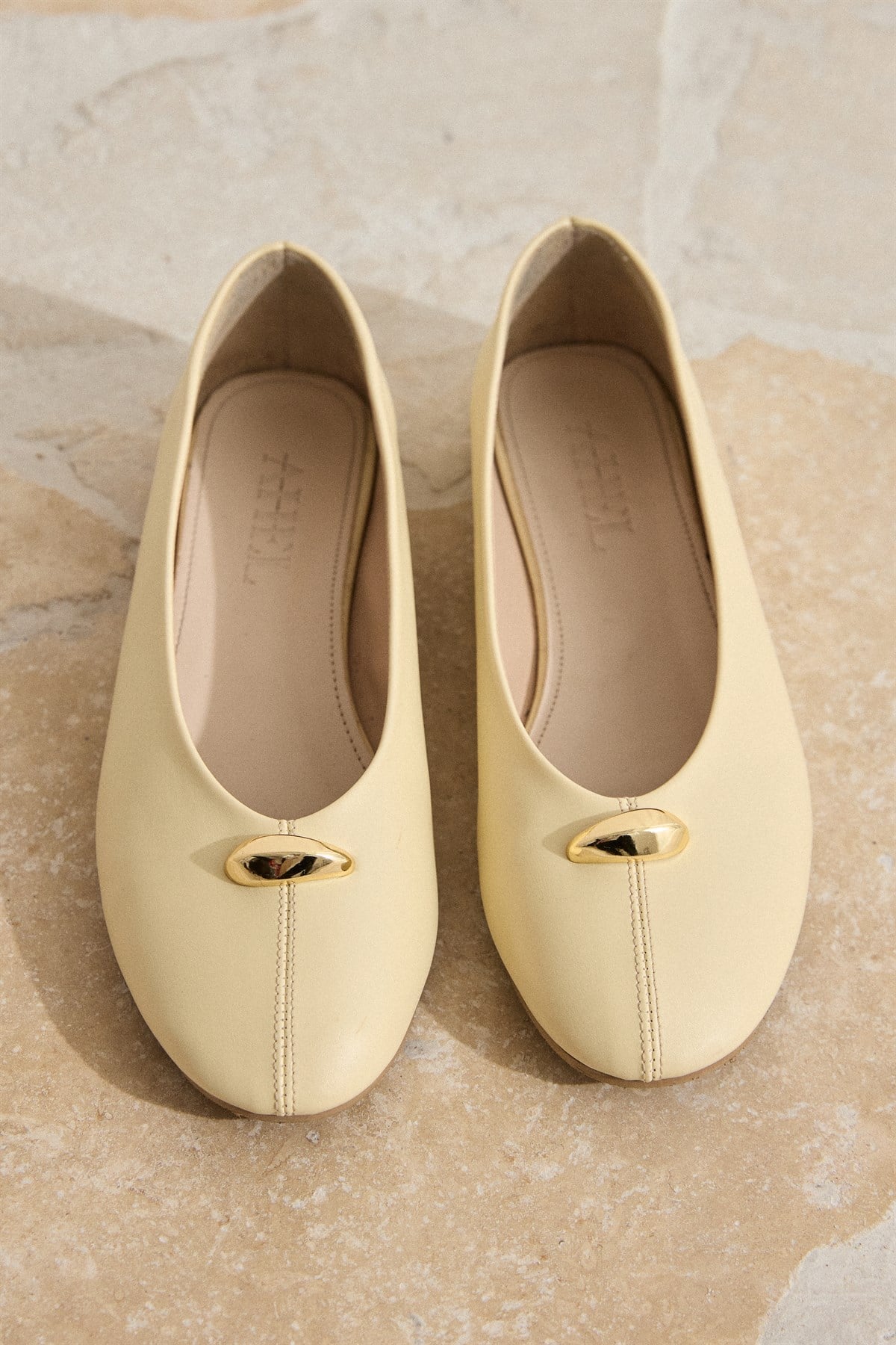 Toka Detaylı Deri Babet - Butter Yellow