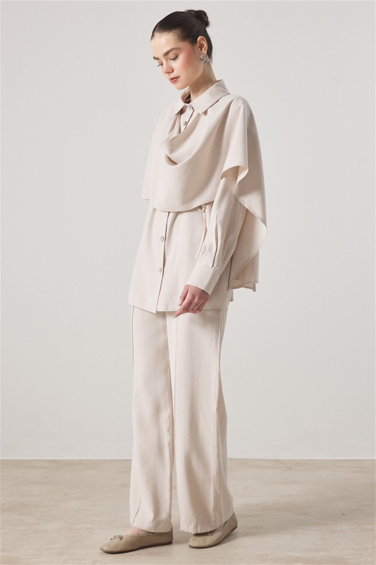 VALÉN OMUZDAN ŞALLI TAKIM - Krem