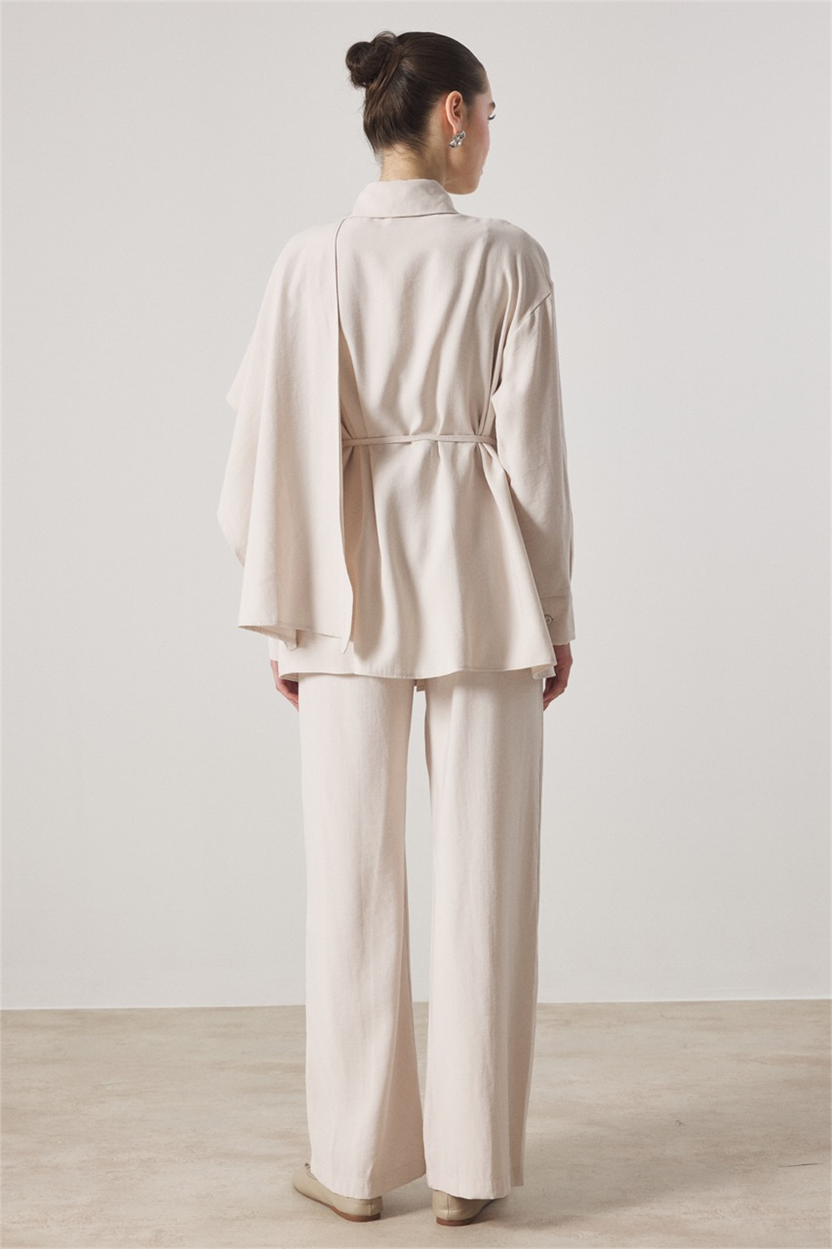 VALÉN OMUZDAN ŞALLI TAKIM - Krem