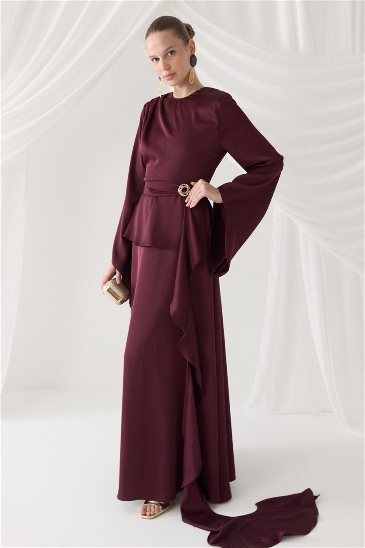 Volanlı Bronş Detaylı Saten Abiye Elbise - Bordo