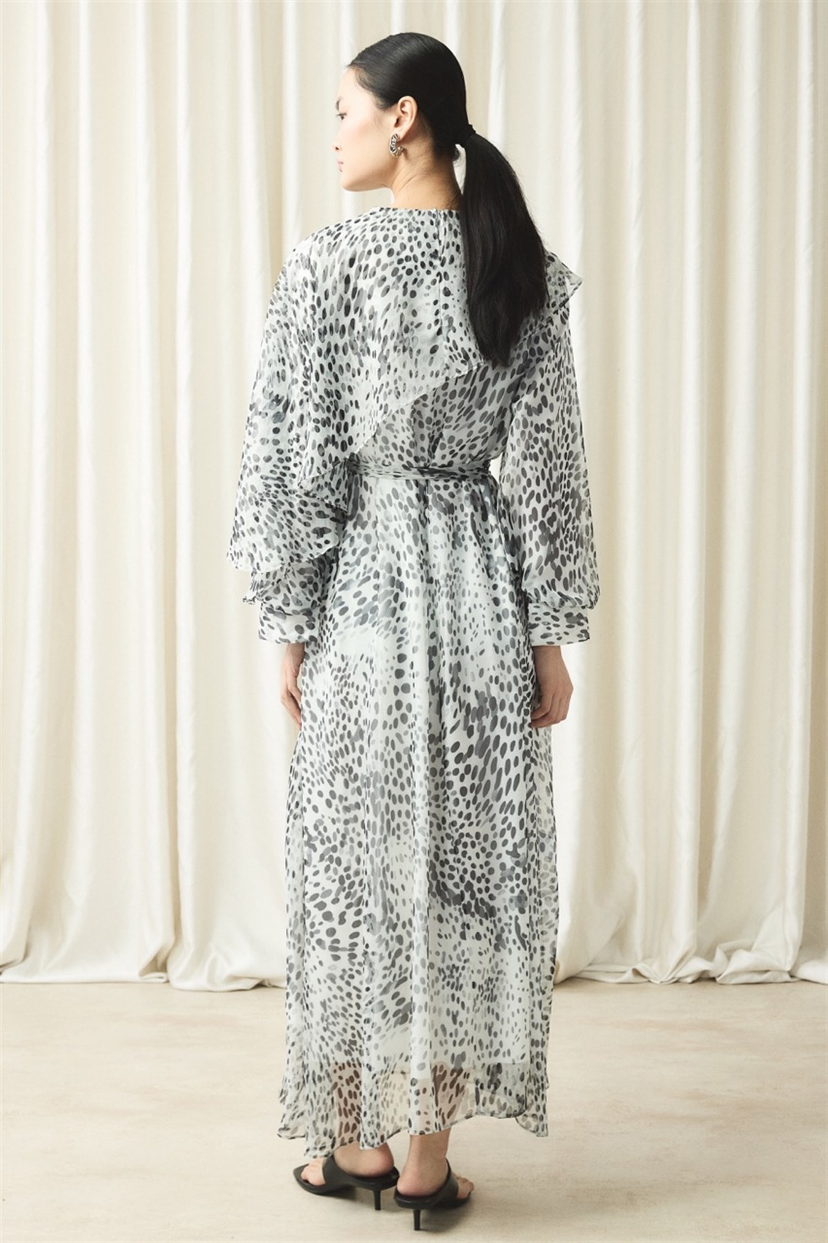 Yaka Detay Baskılı Şifon Elbise - Ekru