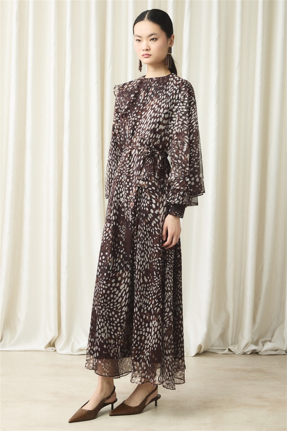 Yaka Detay Baskılı Şifon Elbise - Kahve