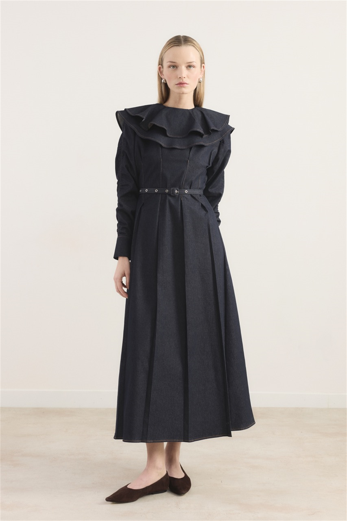 Yaka Detay Süs Dikişli Kot Elbise - Lacivert