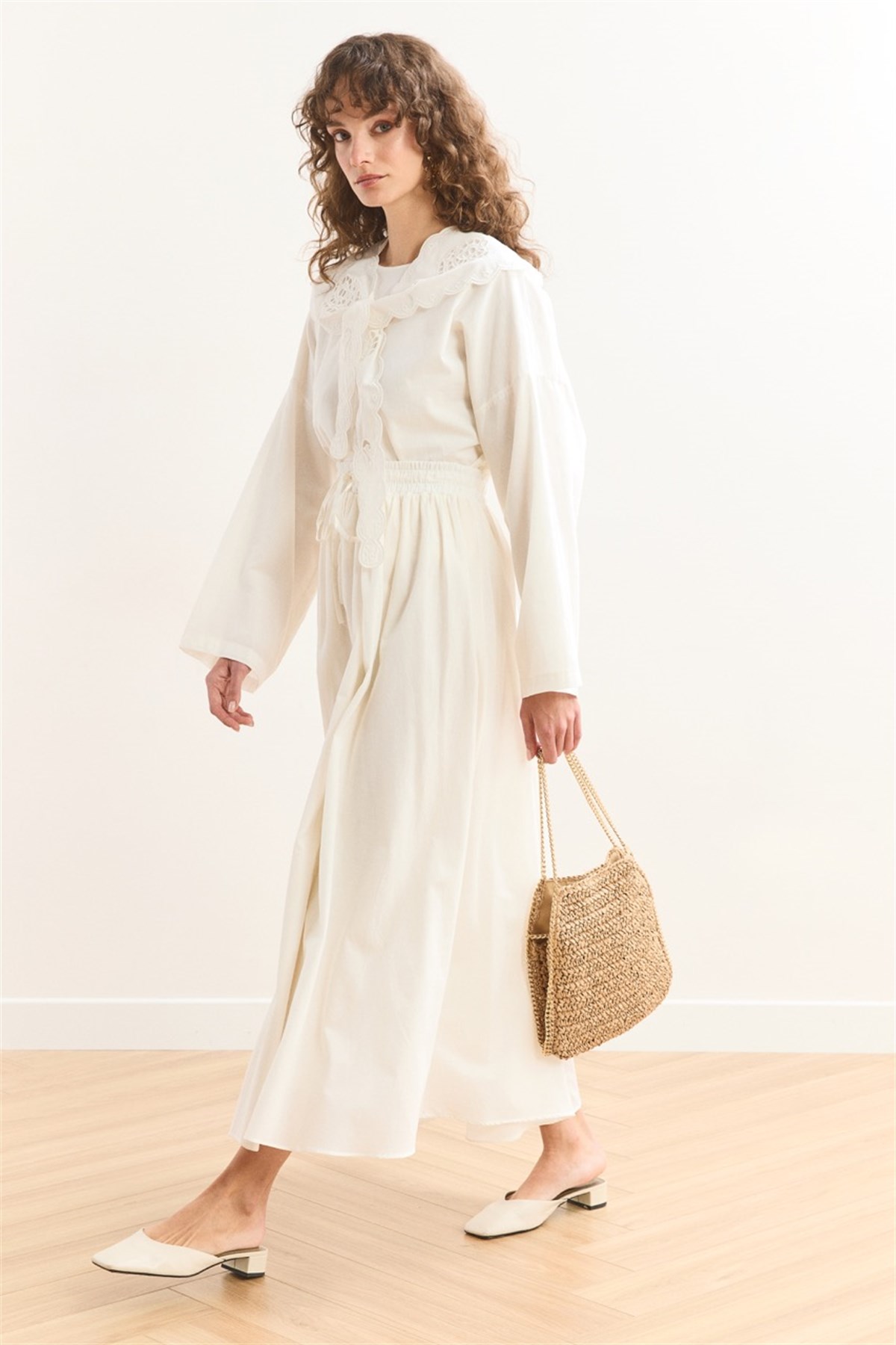 Yaka Nakış Detaylı Vual Etek Takım - Ekru