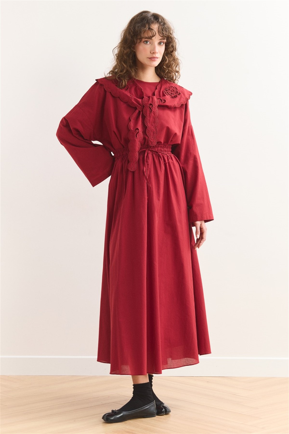 Yaka Nakış Detaylı Vual Etek Takım - Kırmızı