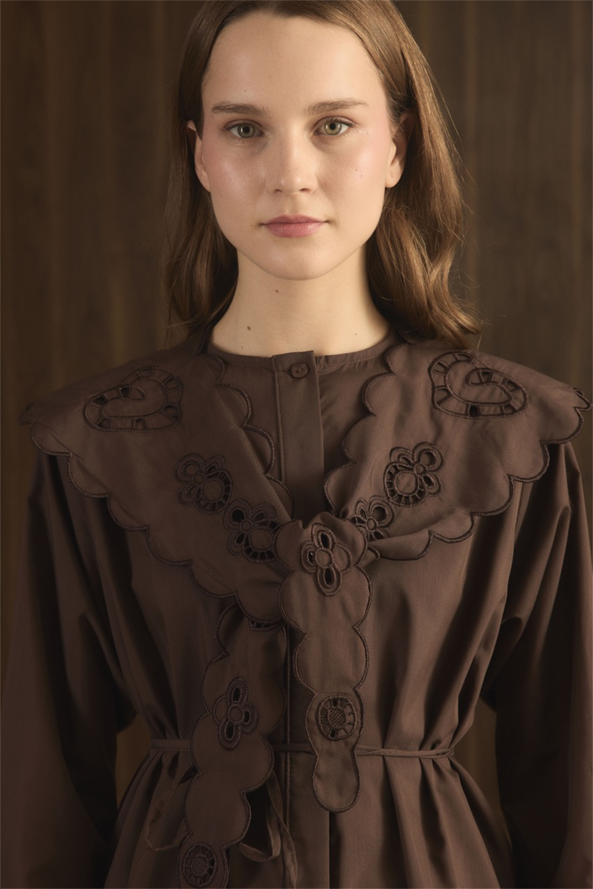 Yaka Nakışlı Dacron Gömlek - Kahve