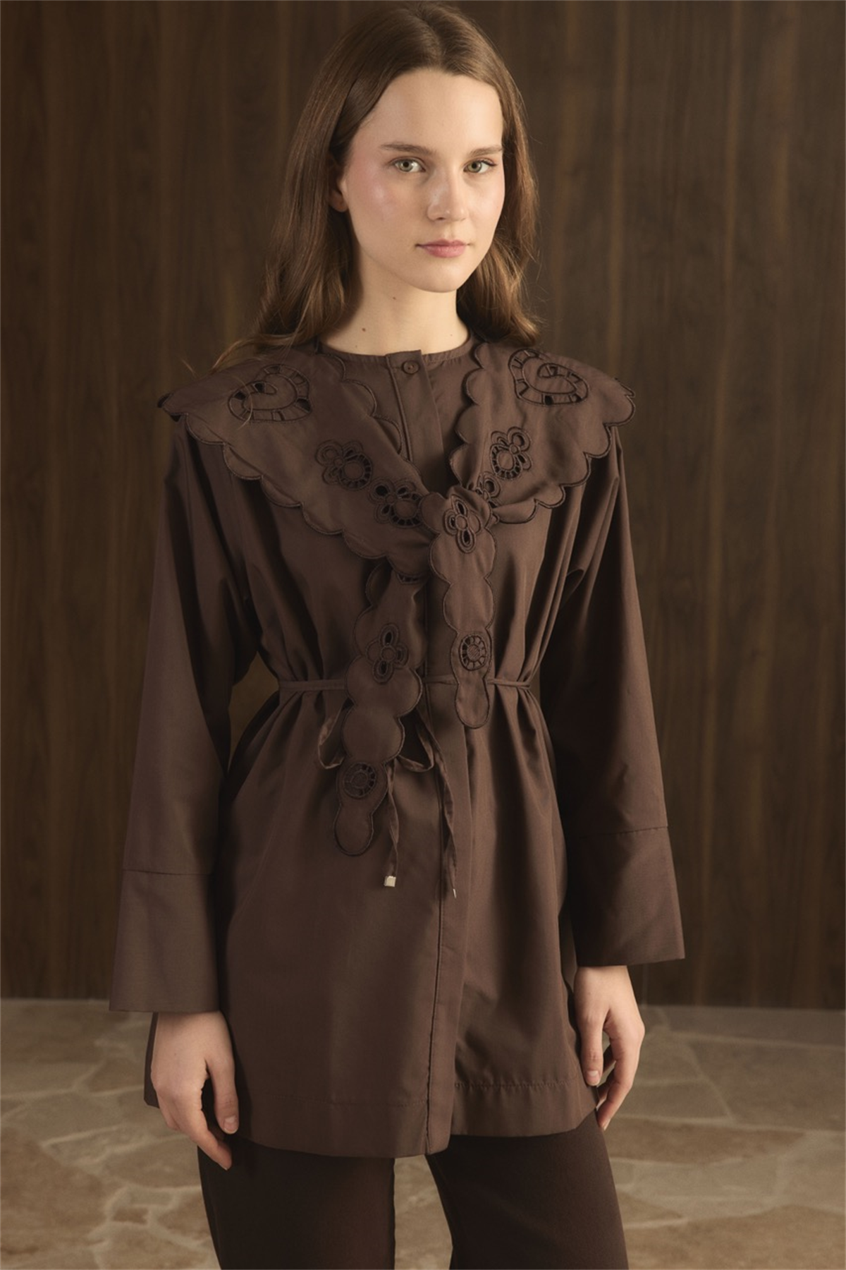 Yaka Nakışlı Dacron Gömlek - Kahve