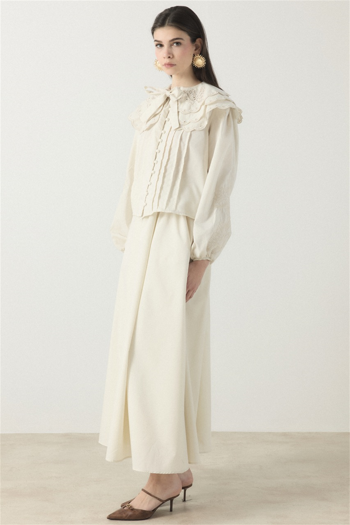 Yaka Nakışlı Dacron Takım - Krem