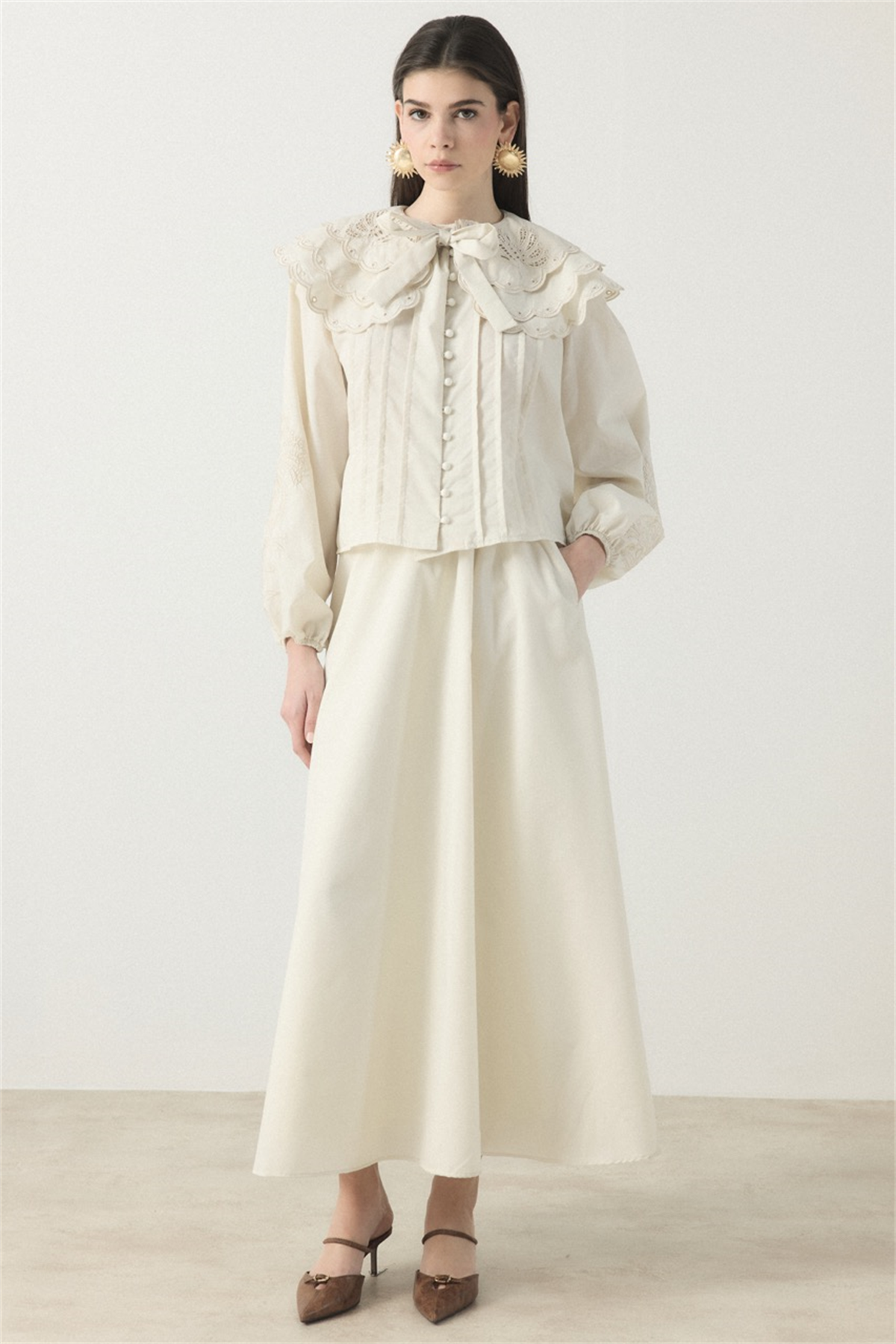 Yaka Nakışlı Dacron Takım - Krem