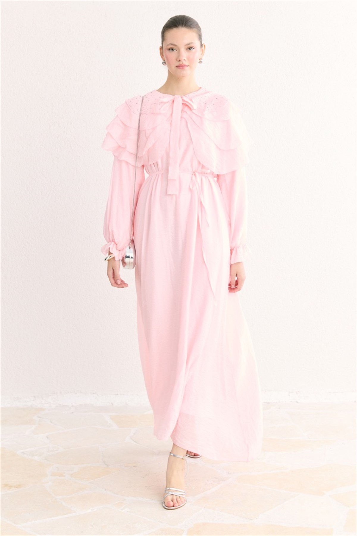 Yaka Taşlı Volanlı Elbise - Pembe