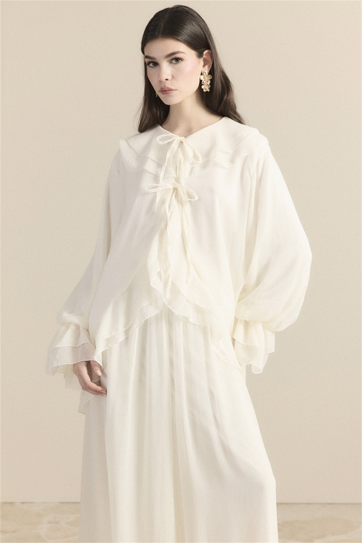 Yaka ve Kol Volanlı Şifon Takım - Ekru