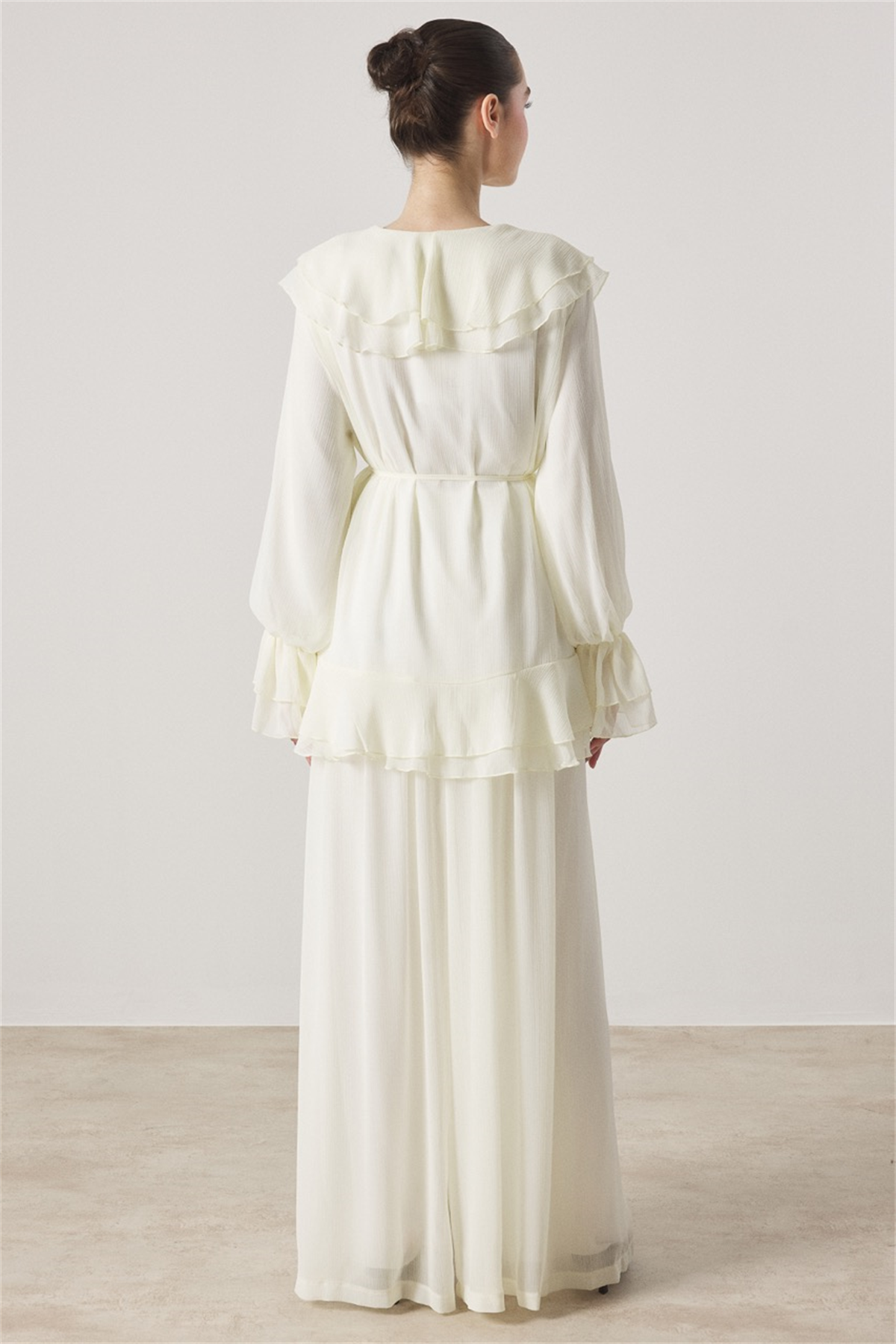 Yaka ve Kol Volanlı Şifon Takım - Krem