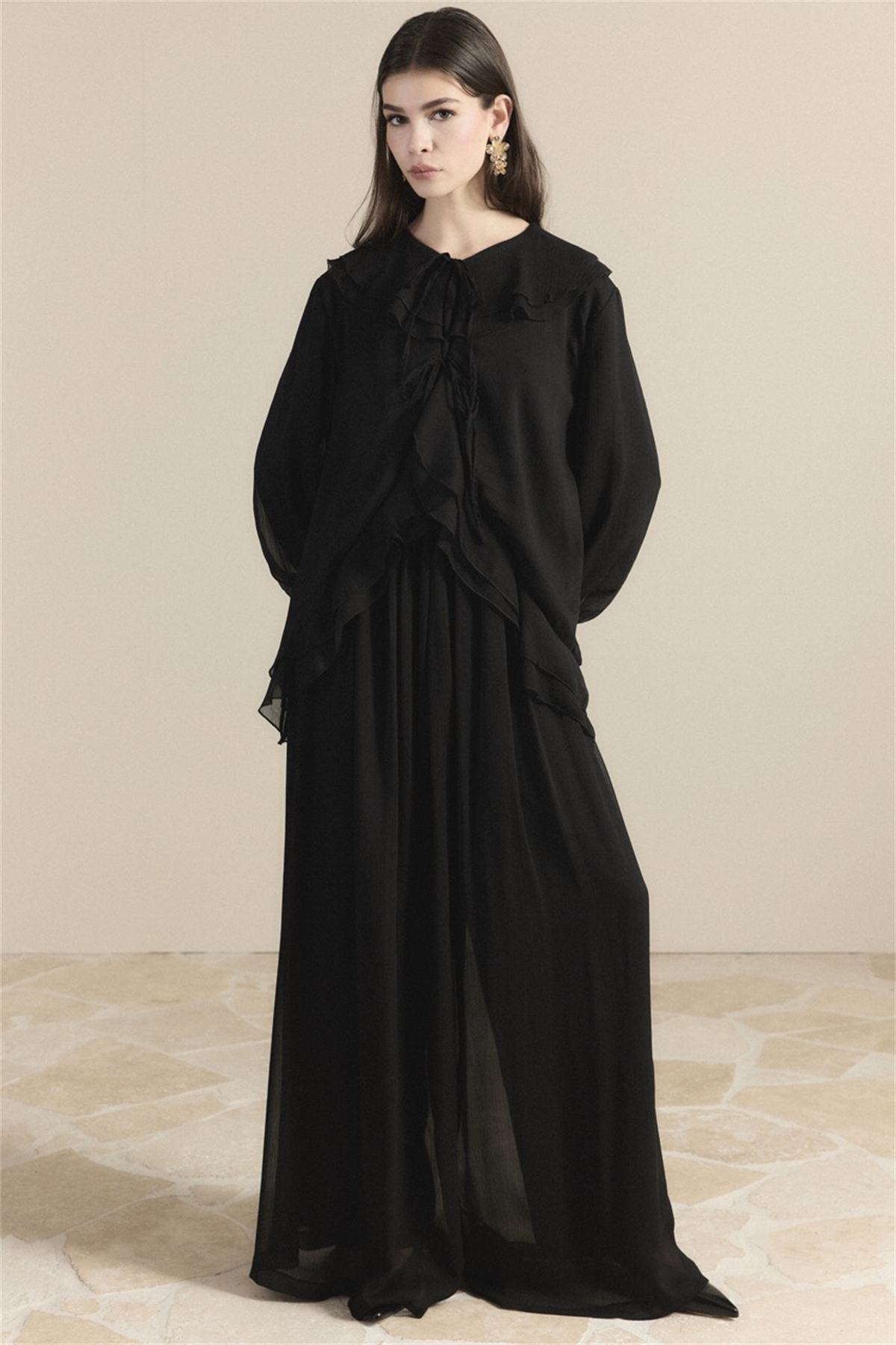 Yaka ve Kol Volanlı Şifon Takım - Siyah