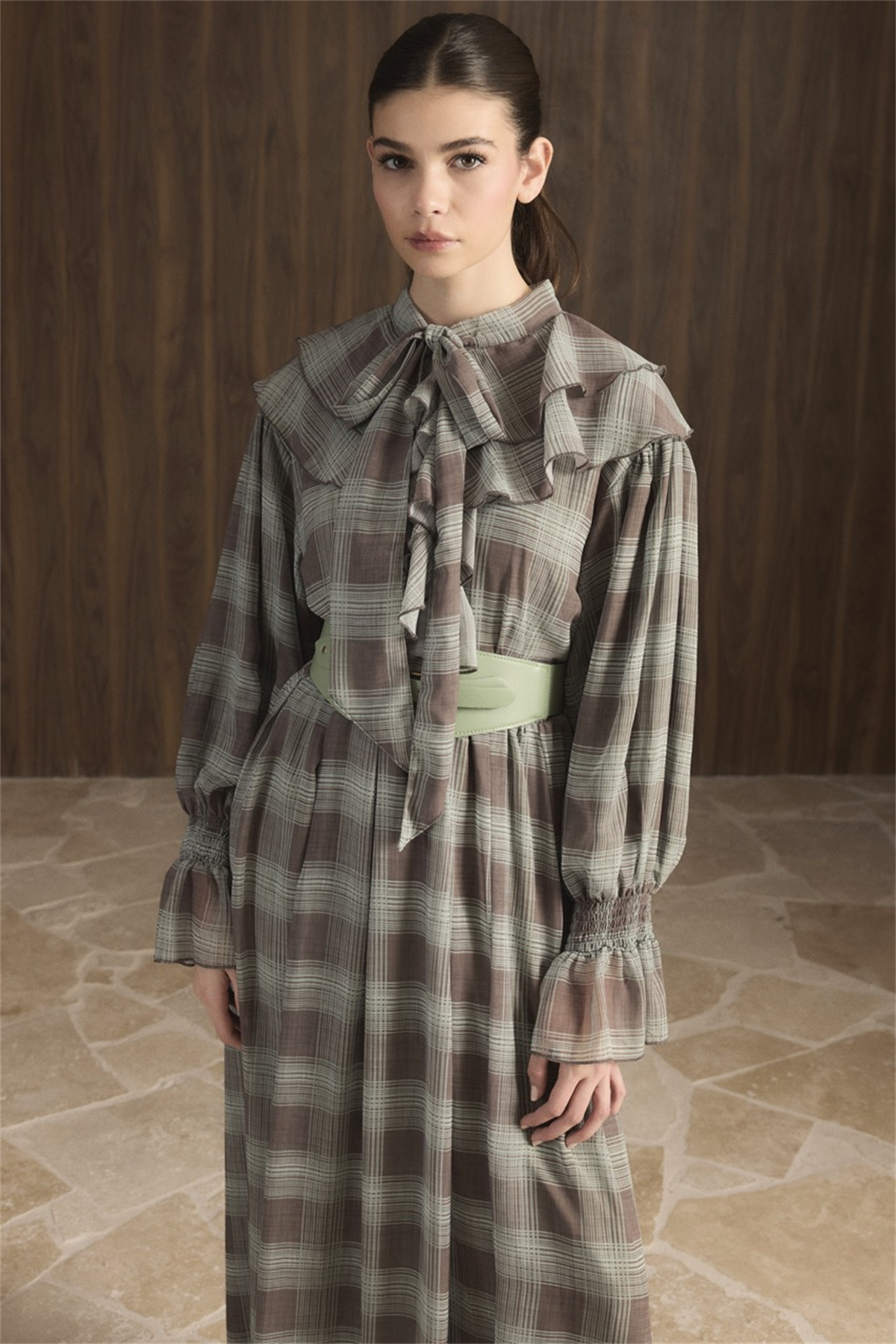 Yaka Volanlı Ekose Şifon Elbise - Çağla