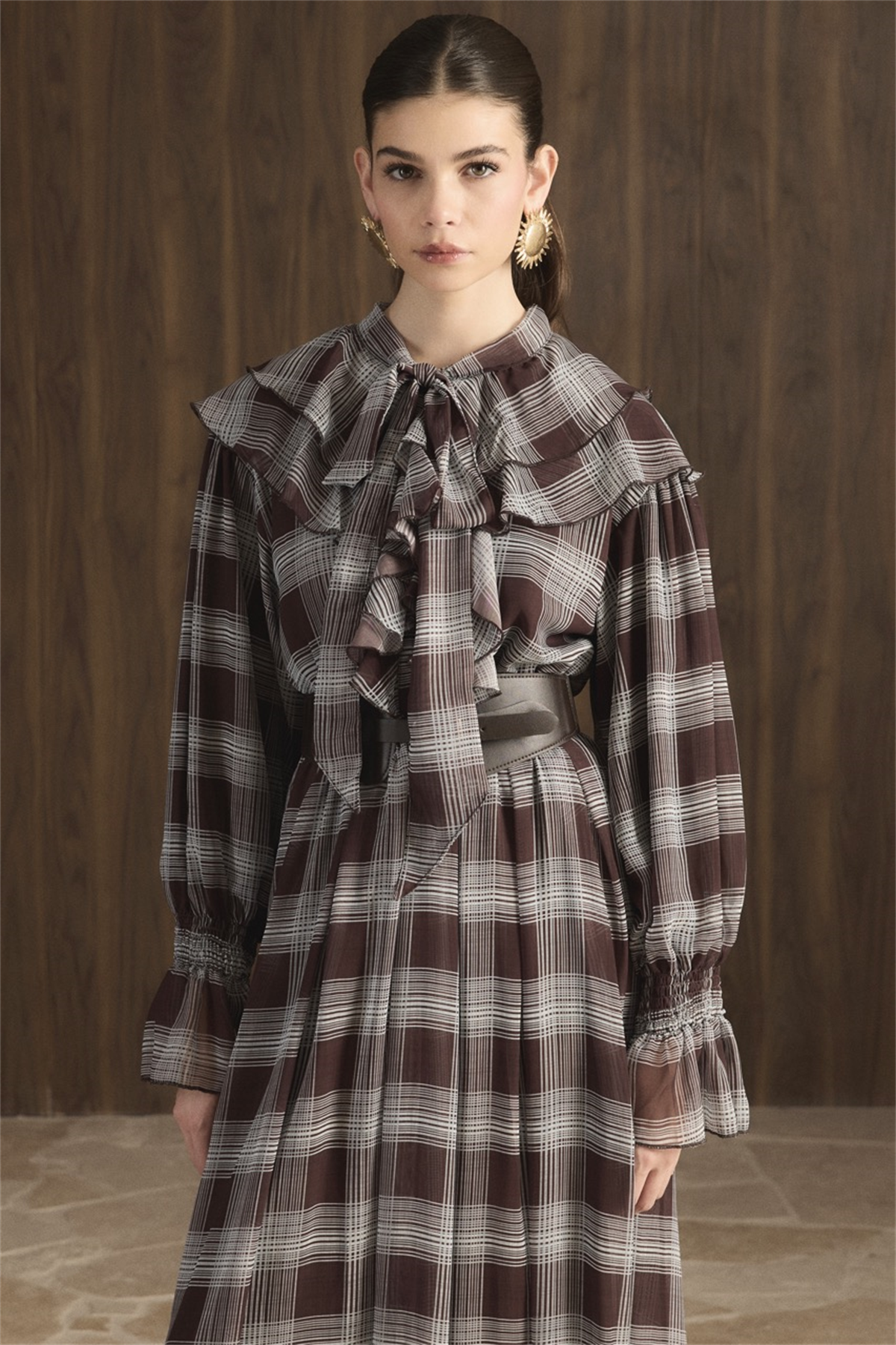 Yaka Volanlı Ekose Şifon Elbise - Kahve