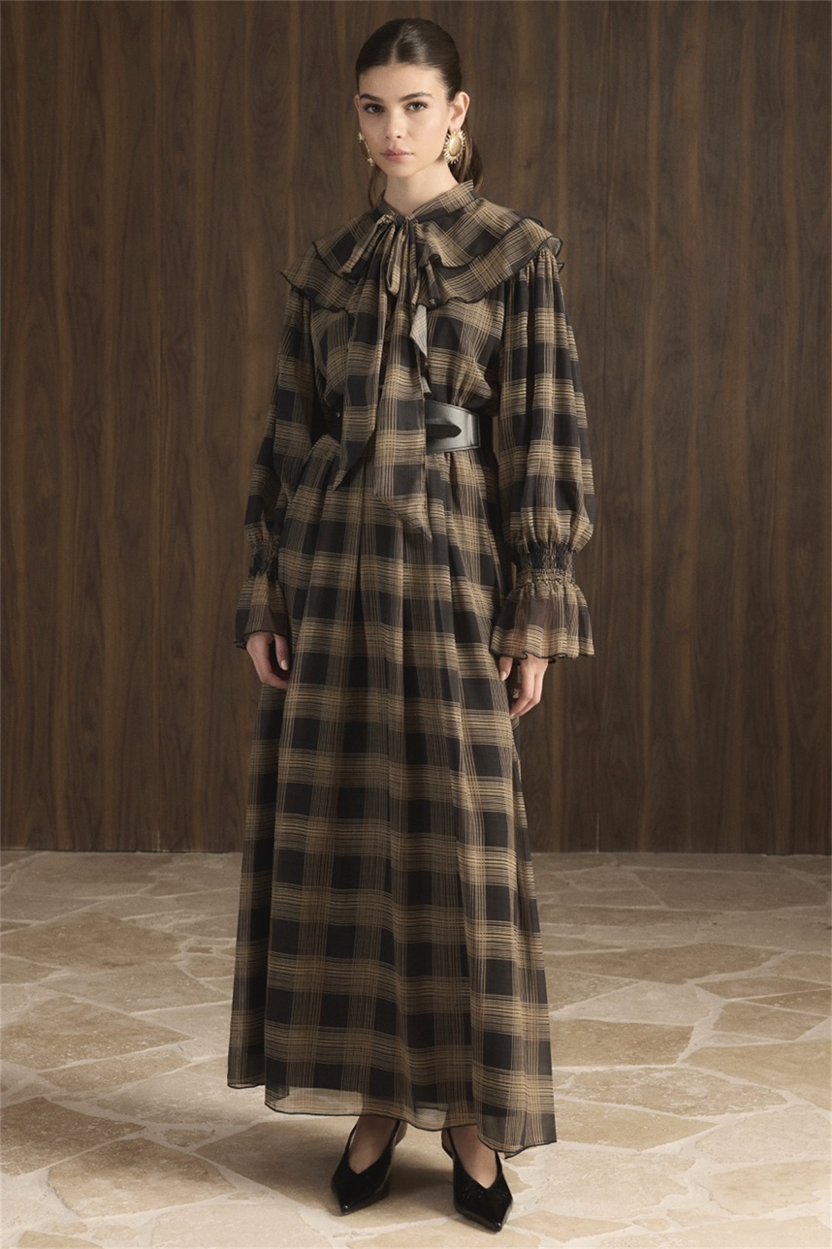 Yaka Volanlı Ekose Şifon Elbise - Siyah