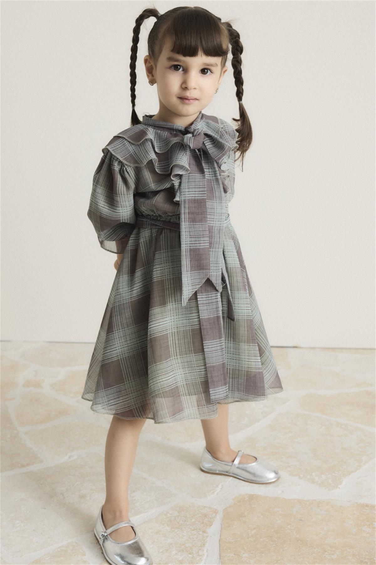 Yaka Volanlı Şifon Ekose Elbise - Haki