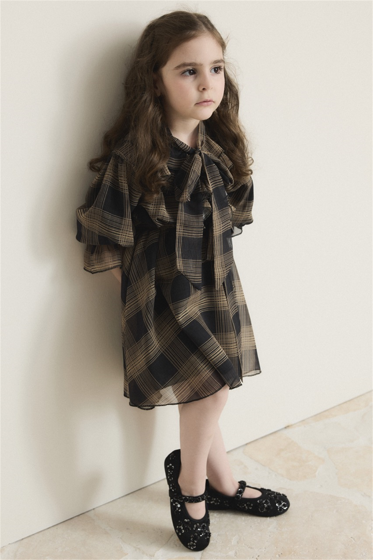 Yaka Volanlı Şifon Ekose Elbise - Siyah