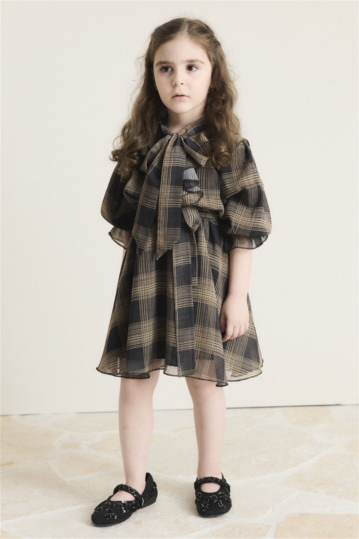 Yaka Volanlı Şifon Ekose Elbise - Siyah